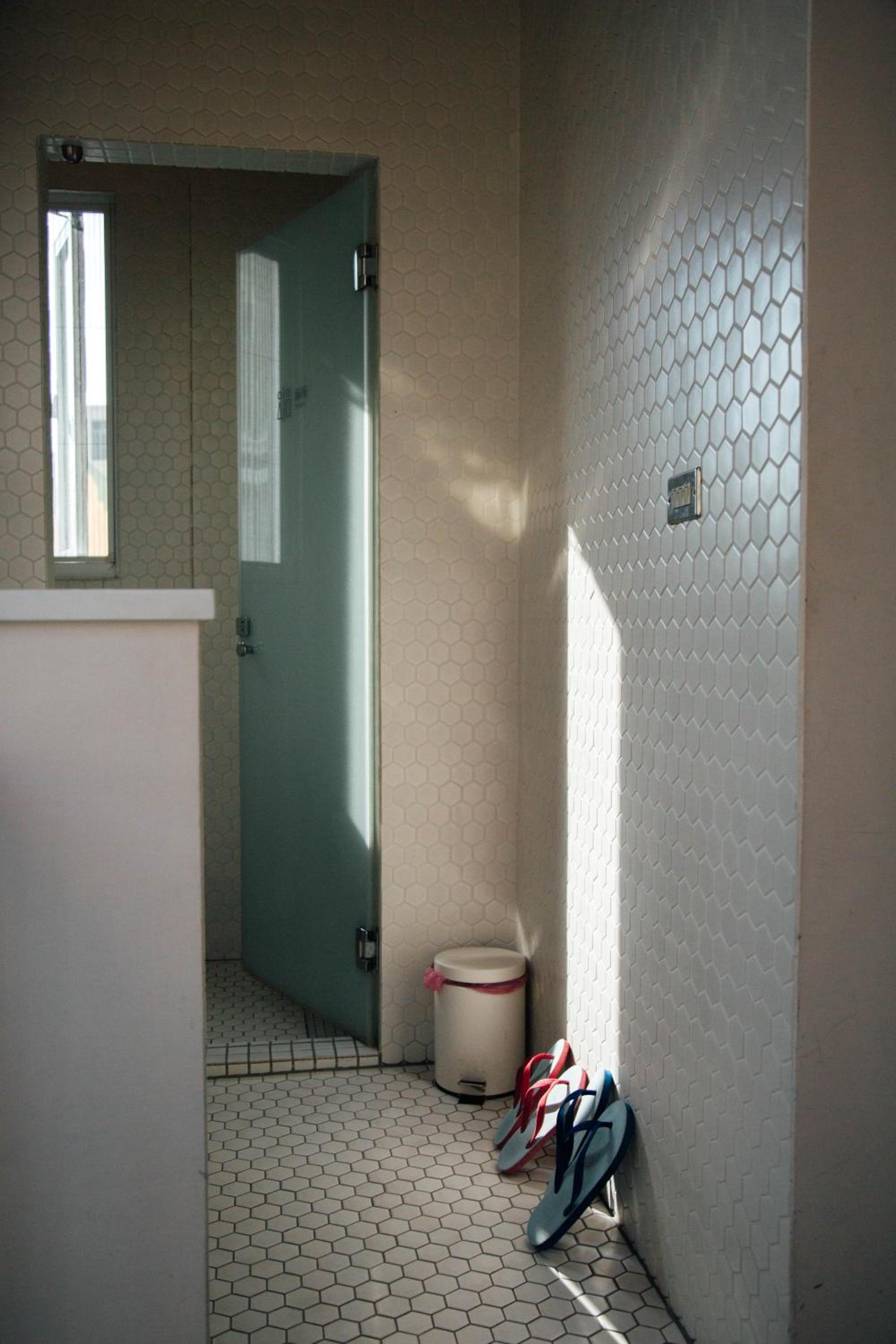 365.Hostel