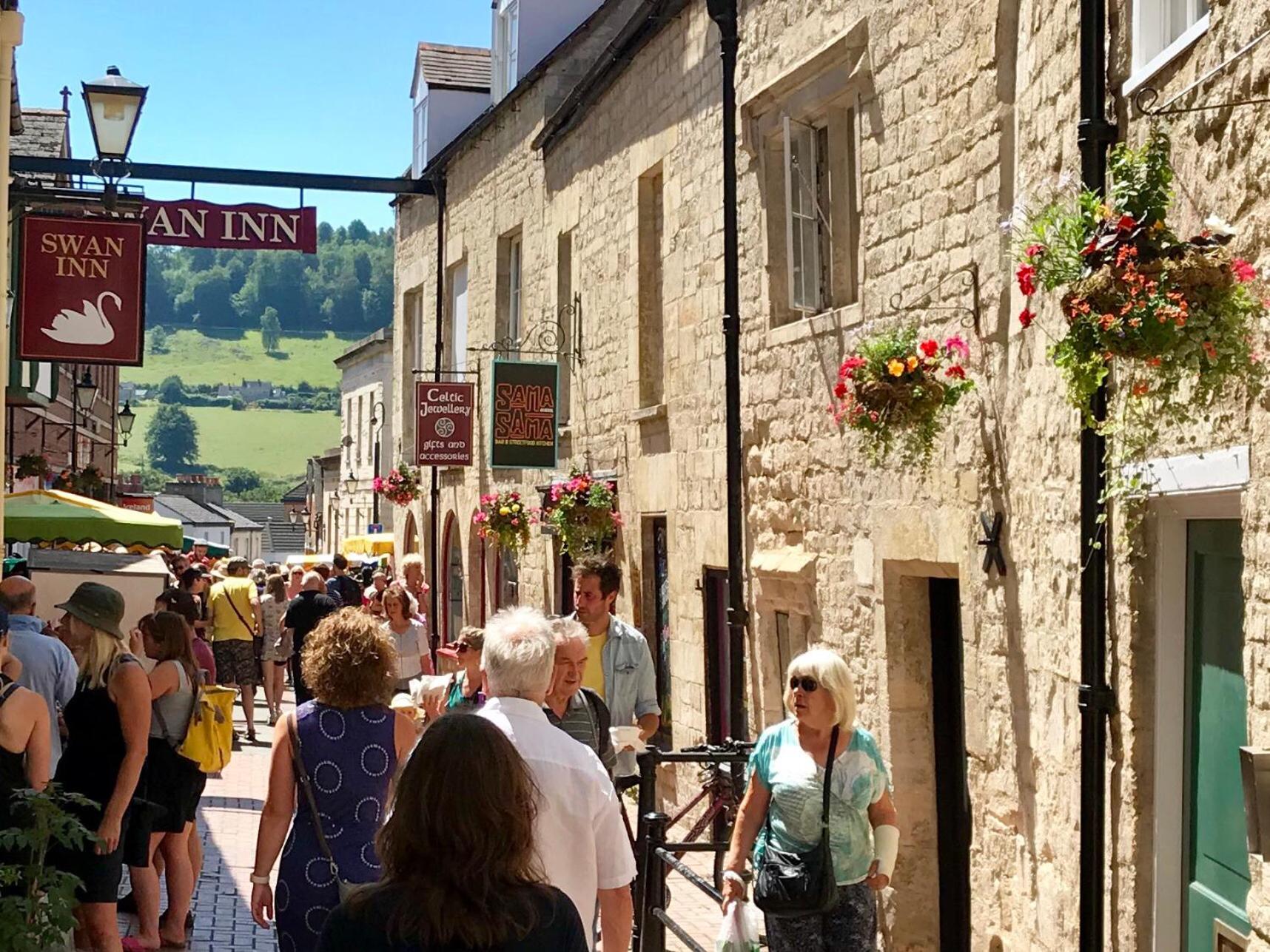 Stroud Vacations - Upper Highview - Self Catering Apartment, fpventures Stroud - Property Image 5