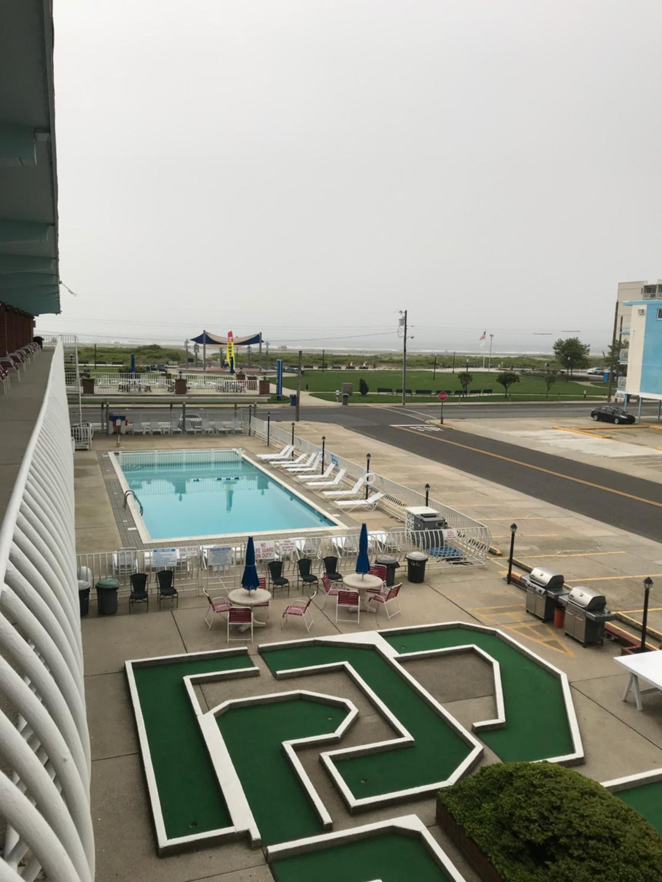 Gold Crest Motel