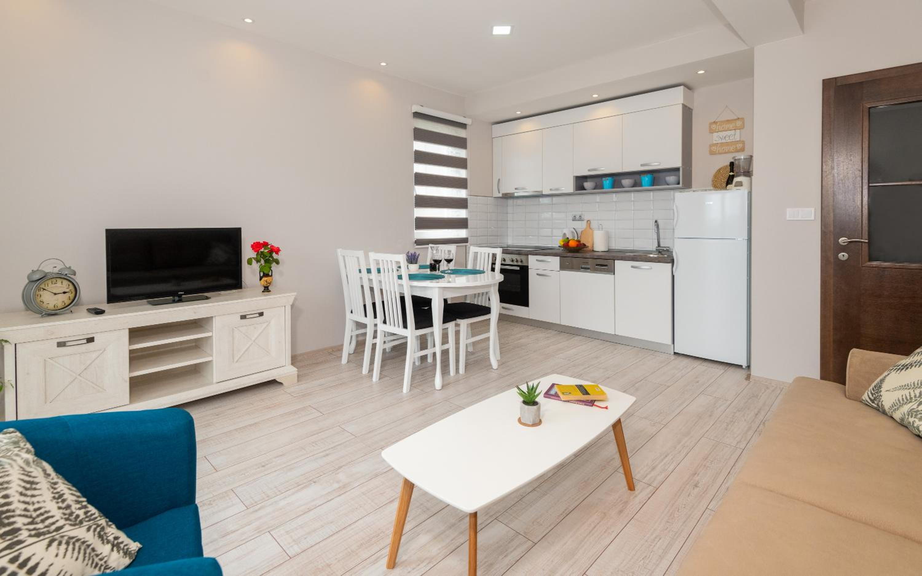 Apartments Leona