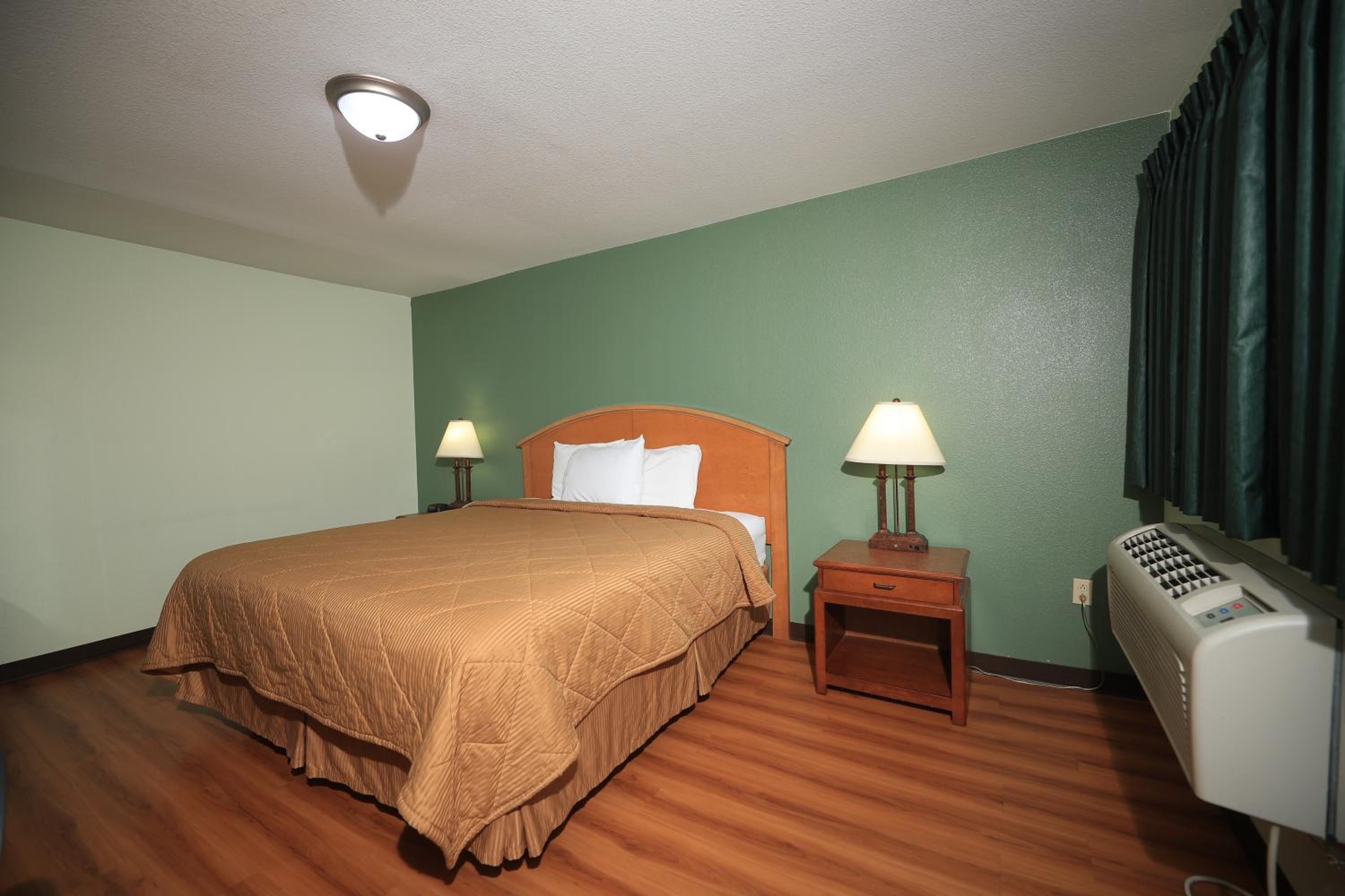 Texas Inn Waxahachie - Property Image 9
