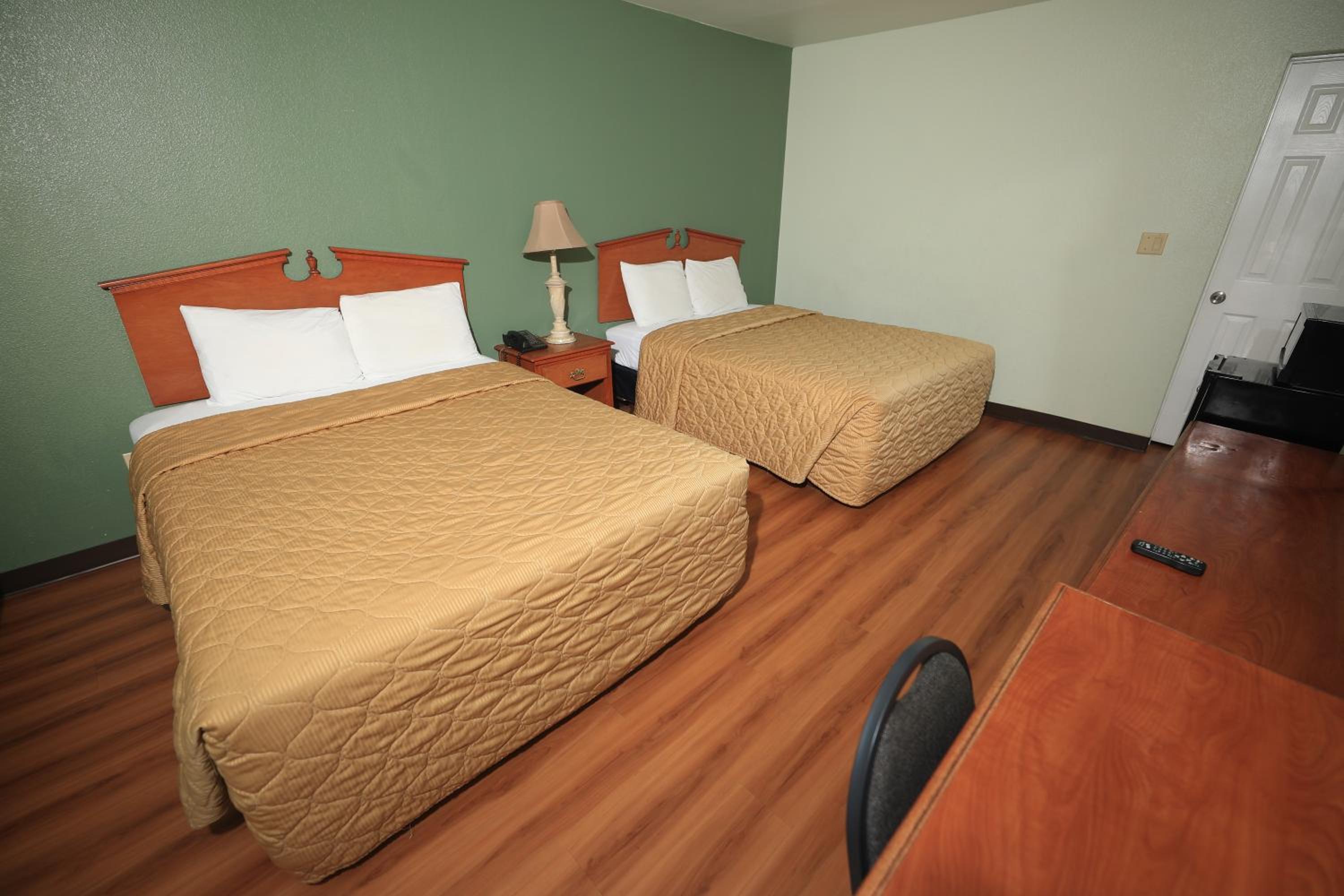 Texas Inn Waxahachie - Property Image 12