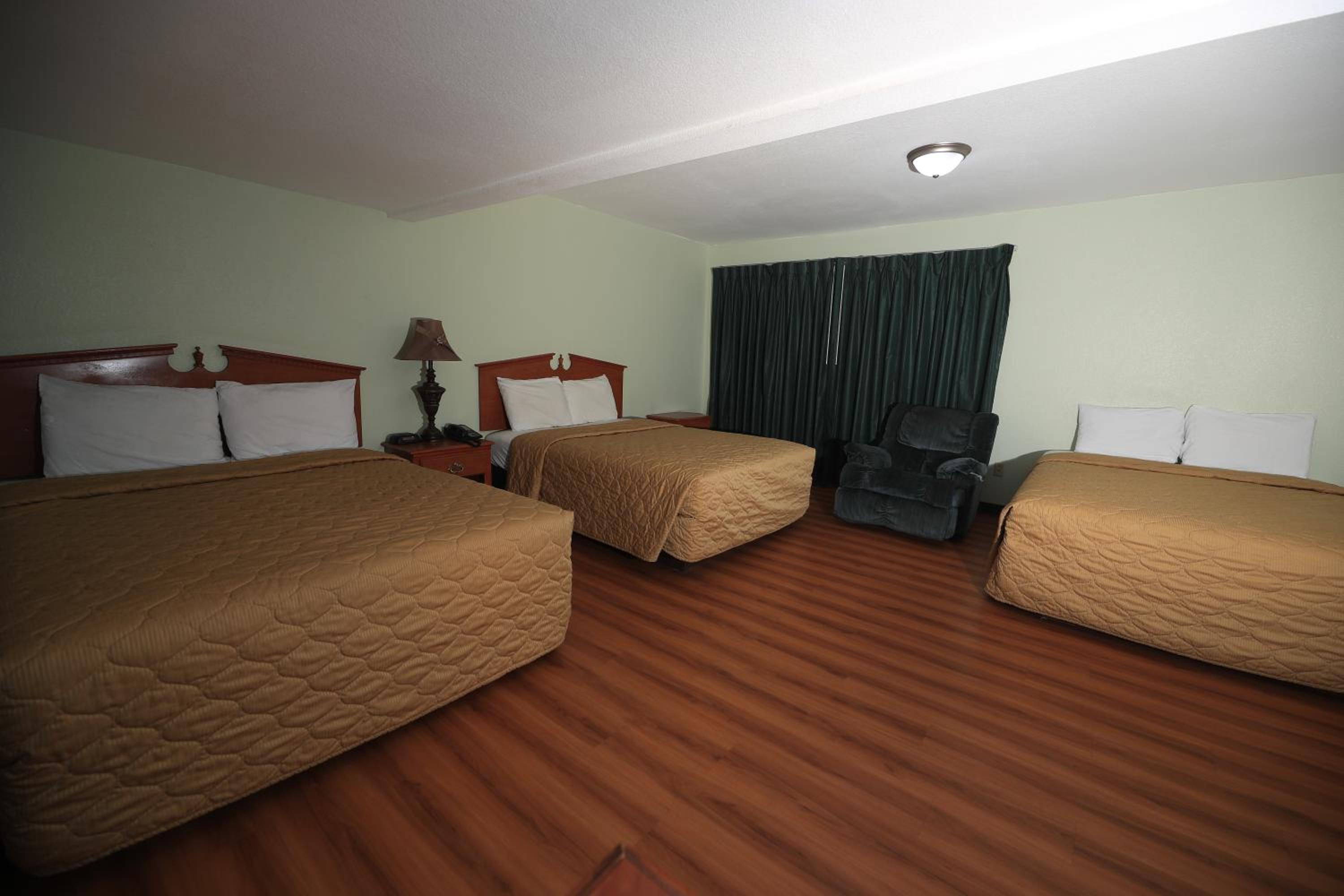 Texas Inn Waxahachie - Property Image 18