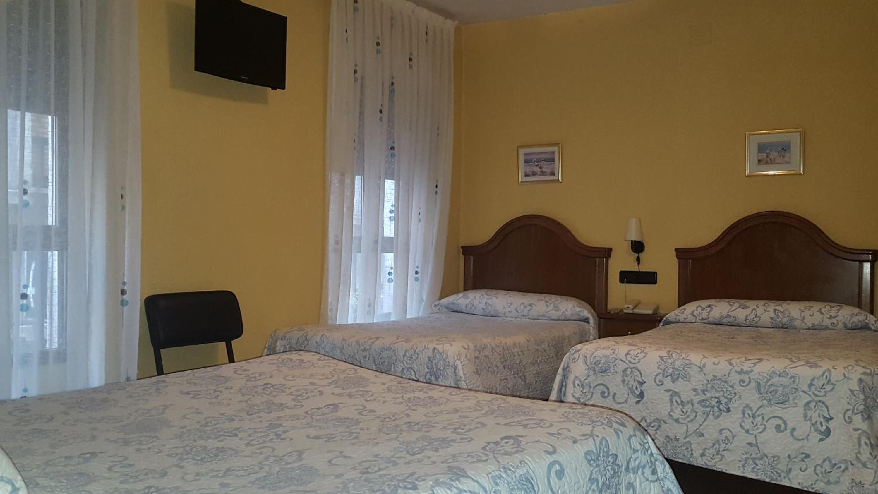 Hostal Guzman El Bueno by gaiarooms view 5