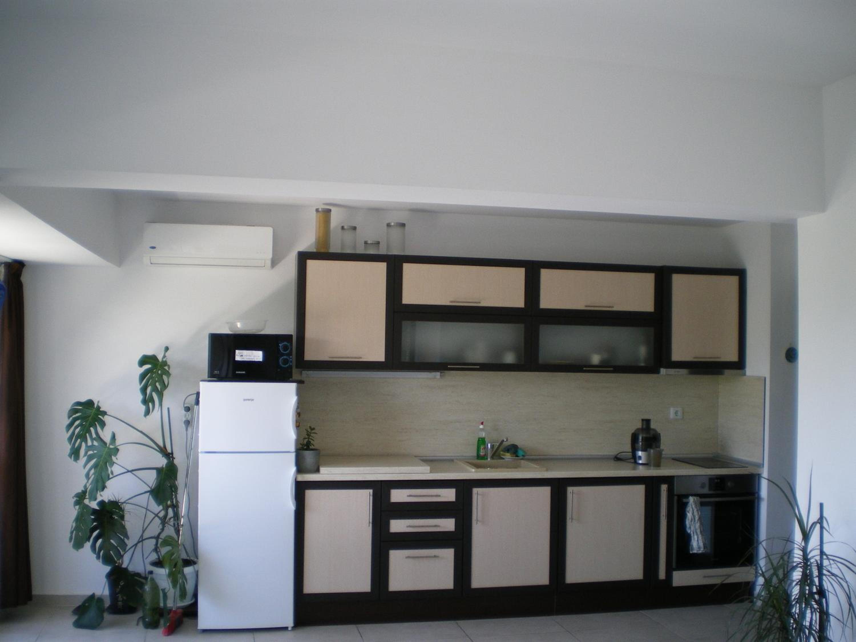 Park View Apartment with Parking Spot