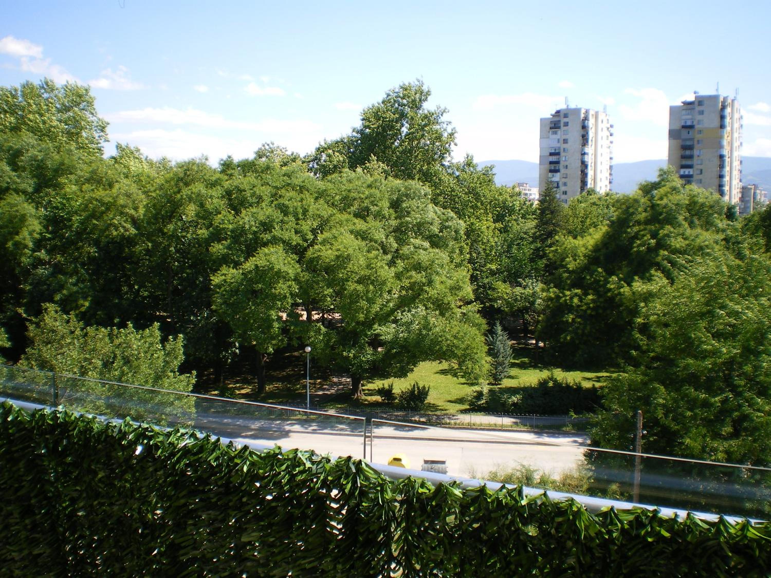 Park View Apartment with Parking Spot