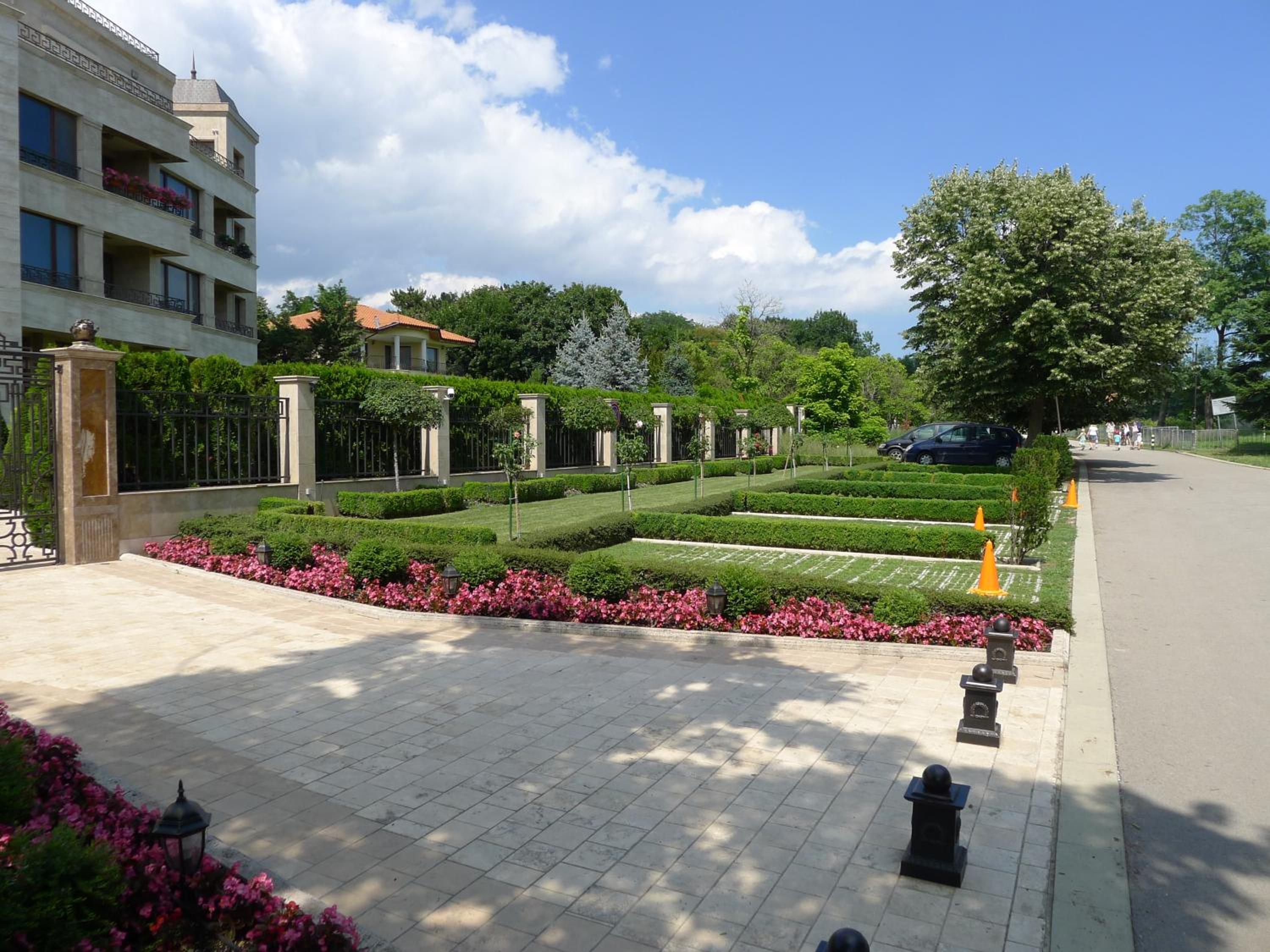 Sea Garden Lux Apartment