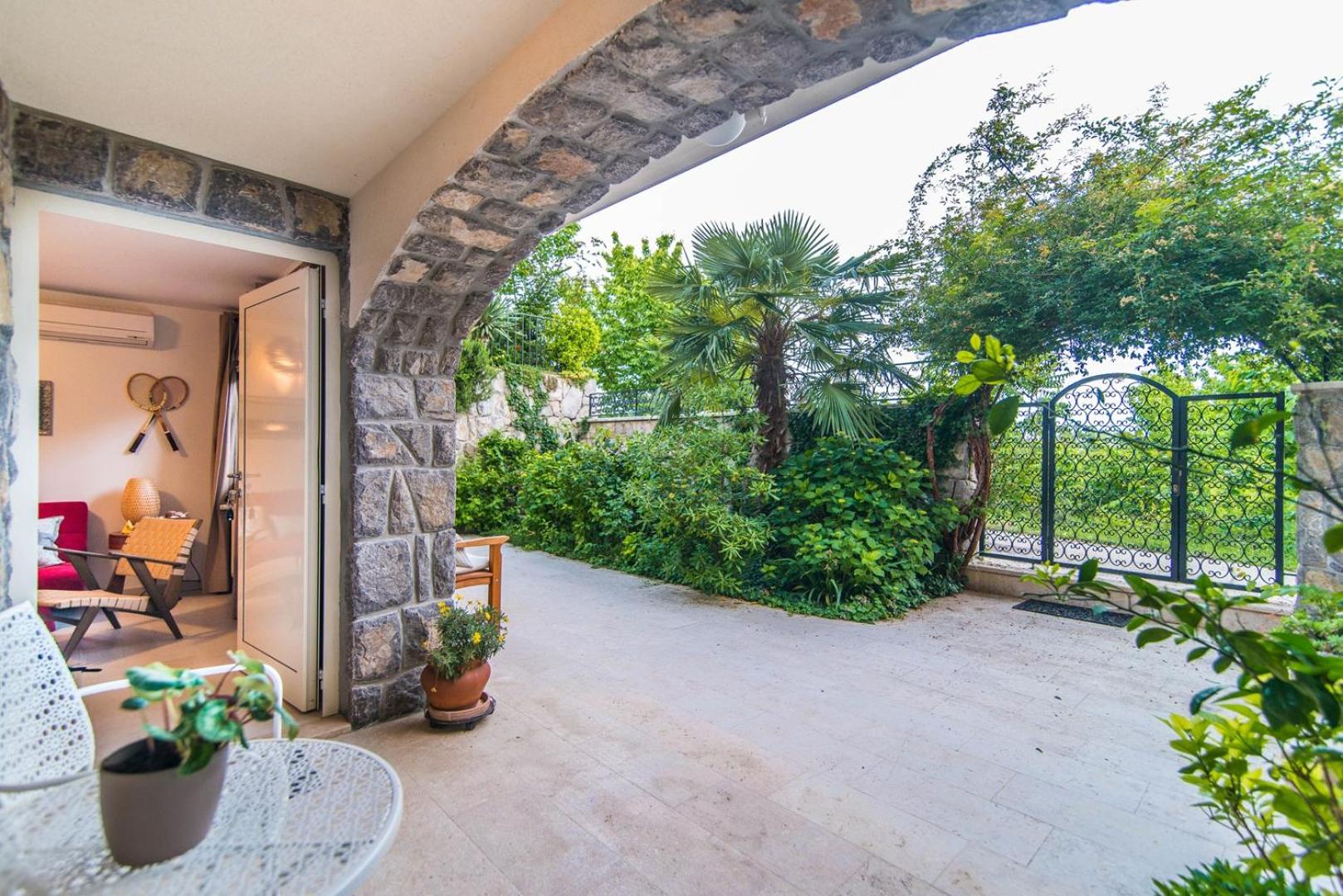 Studio Apartment in Villa Arta