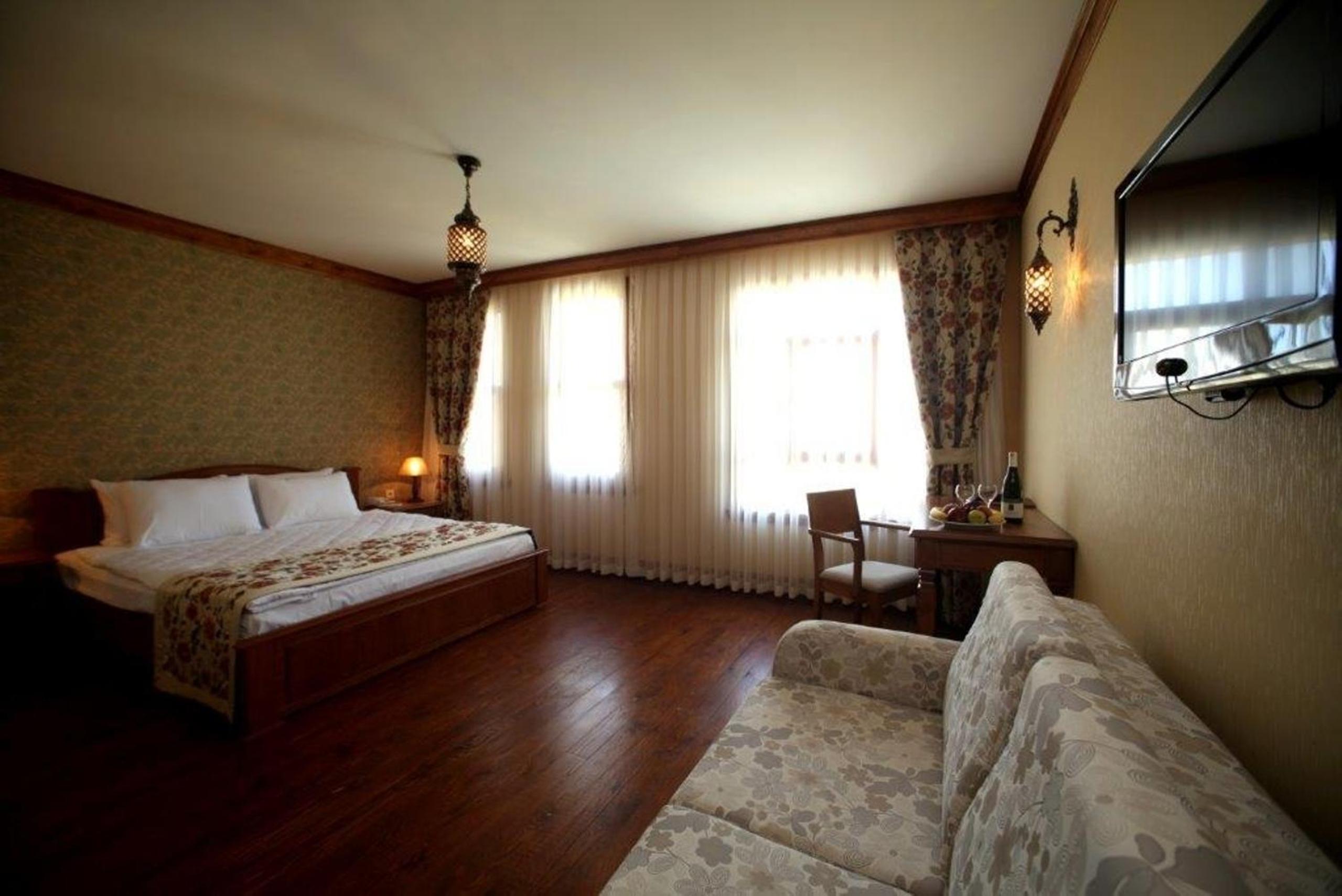 Lalinn Hotel