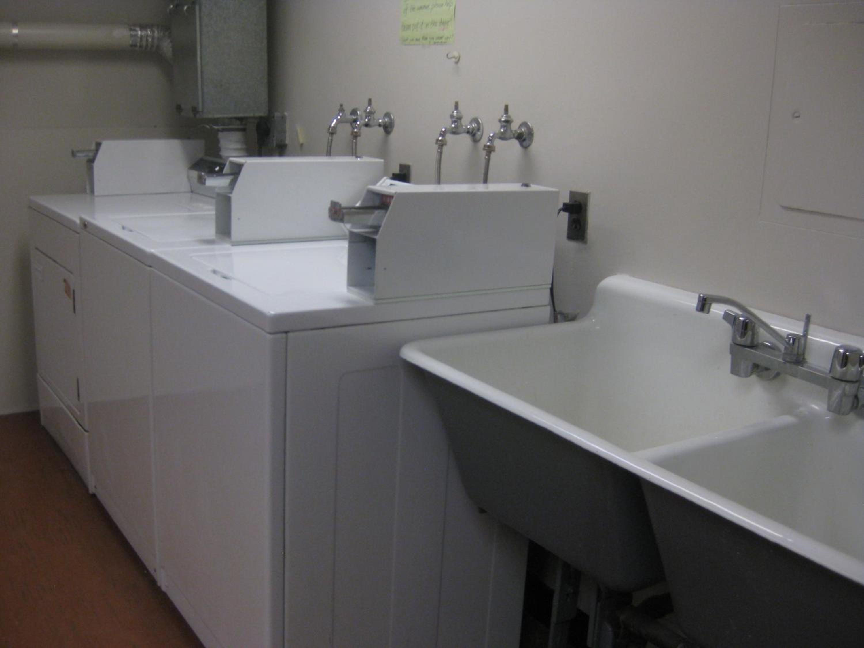 University of Toronto - New College Residence - Wilson Hall Residence photo 9 of 16