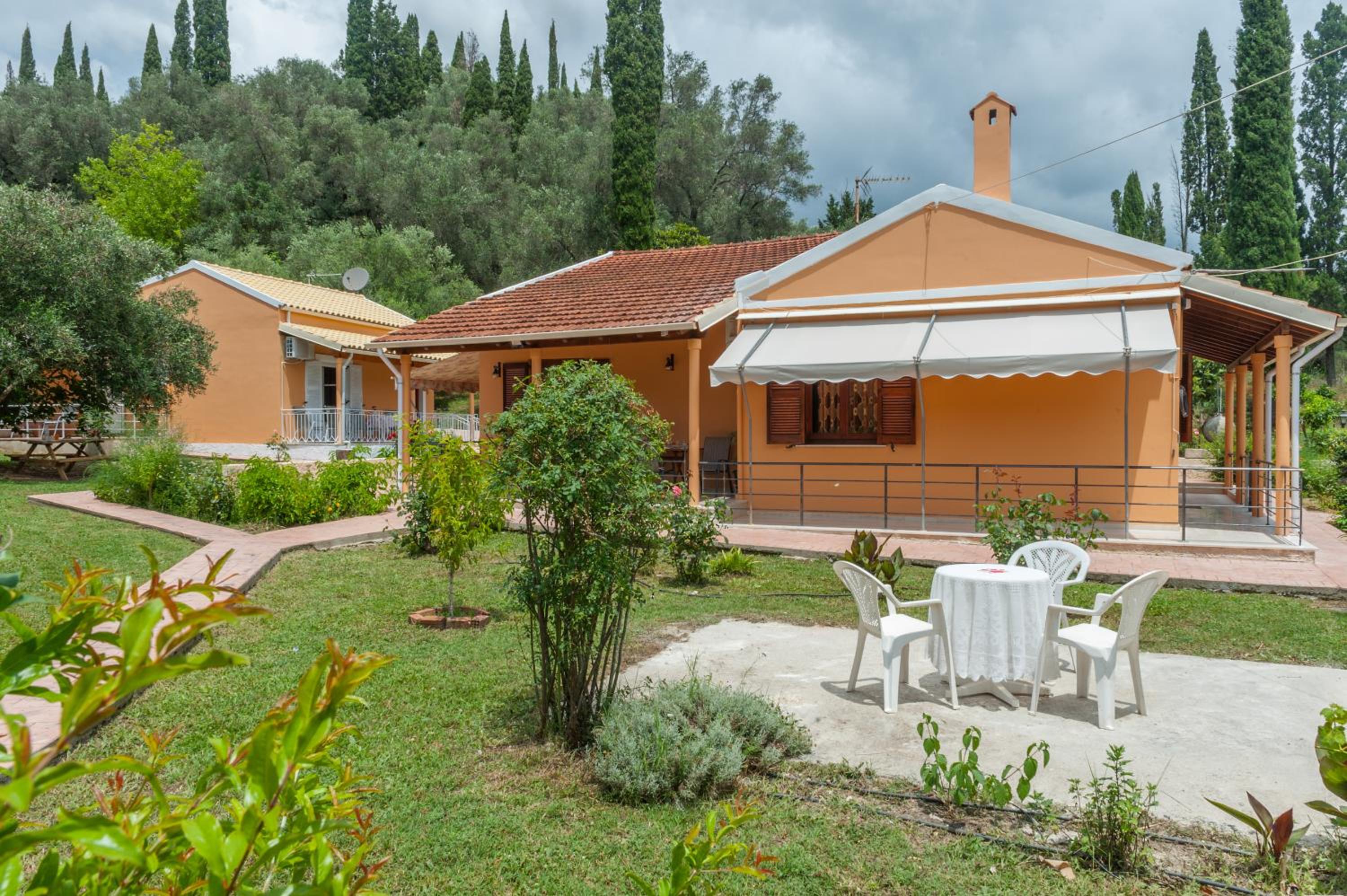 Family Holiday Apartment with garden & BBQ view 4