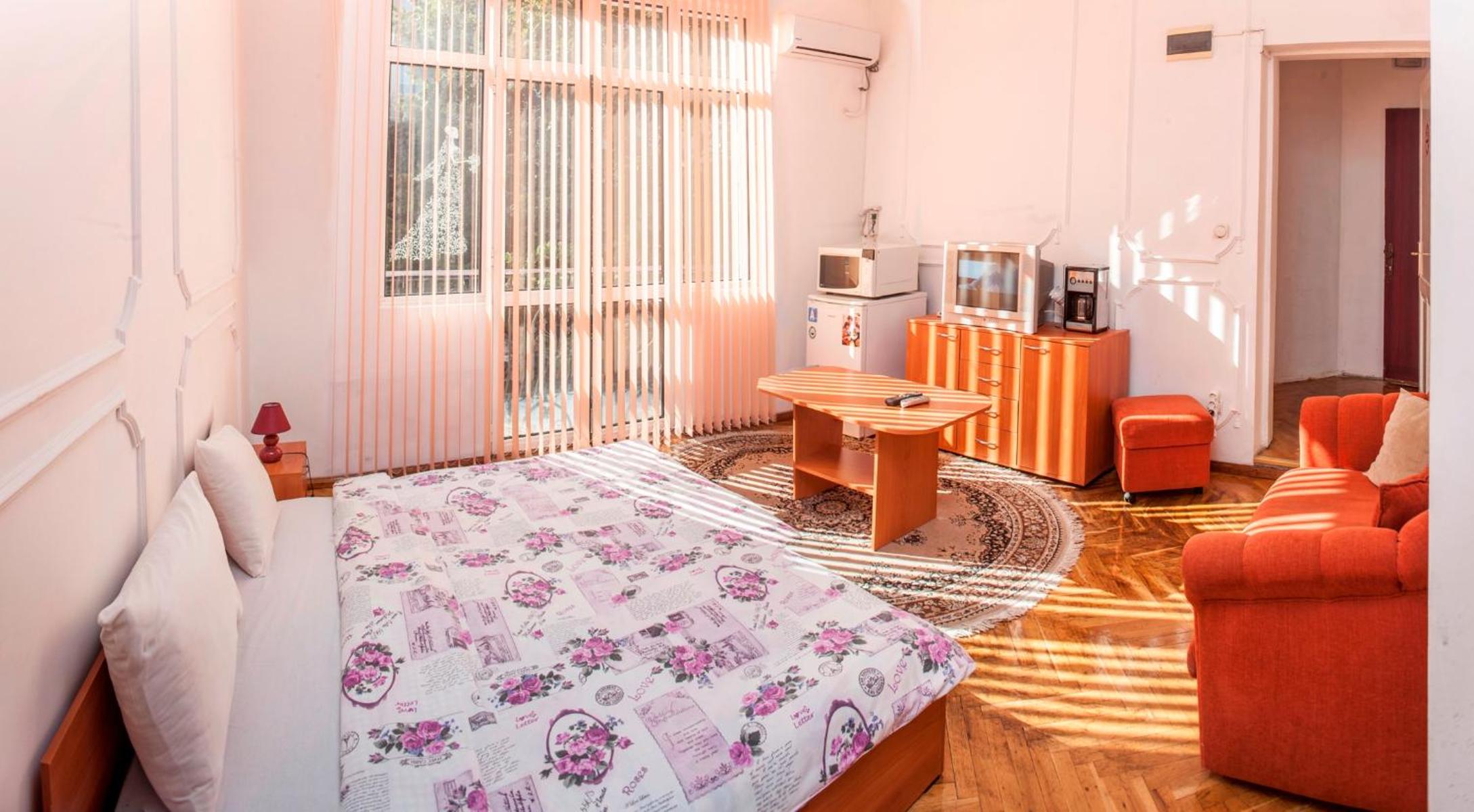 Central GuestHouse Five Corners