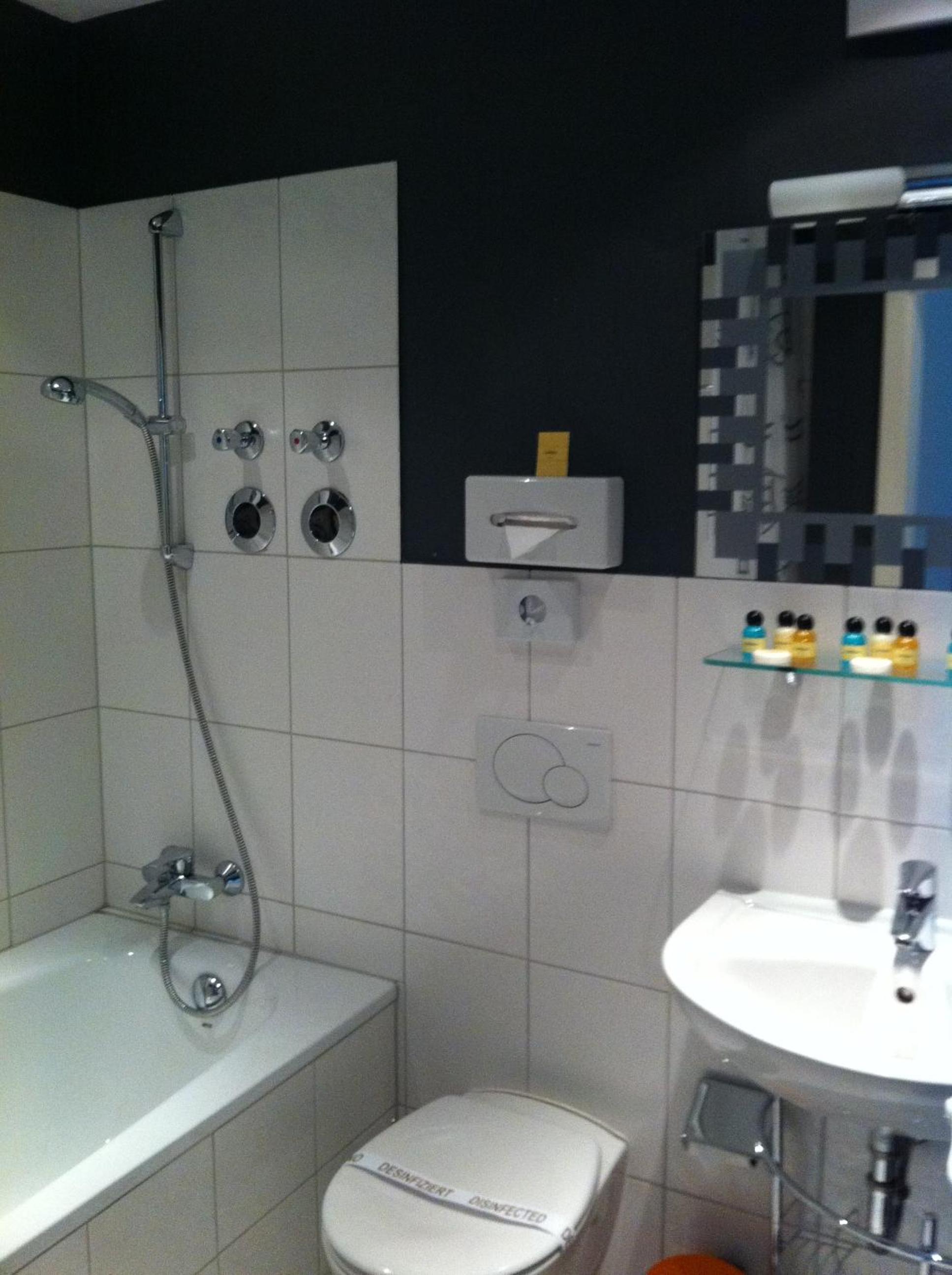 Photo 16