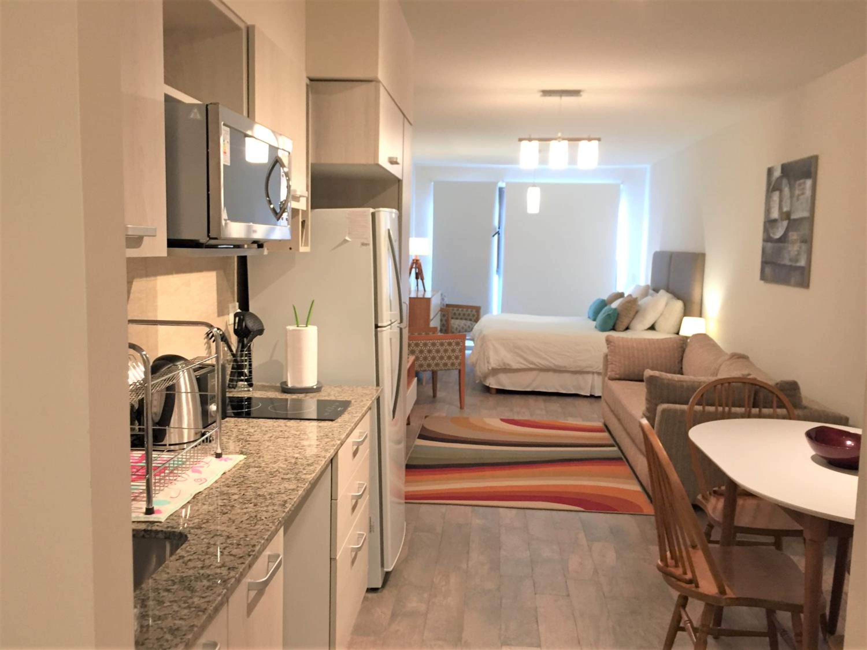URBANA SUITES & STUDIOS 440