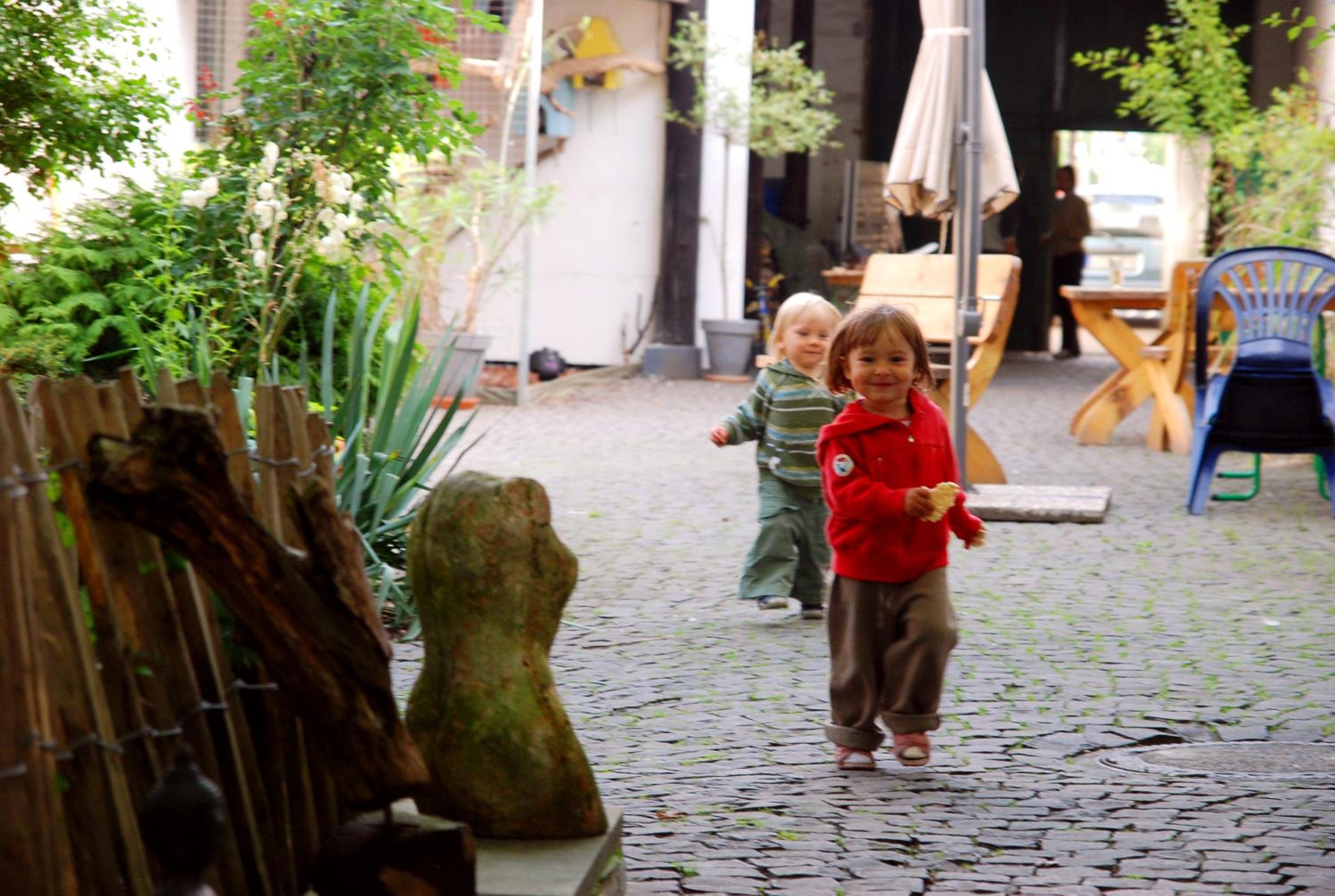 Rhein River Guesthouse - direkt am Rhein