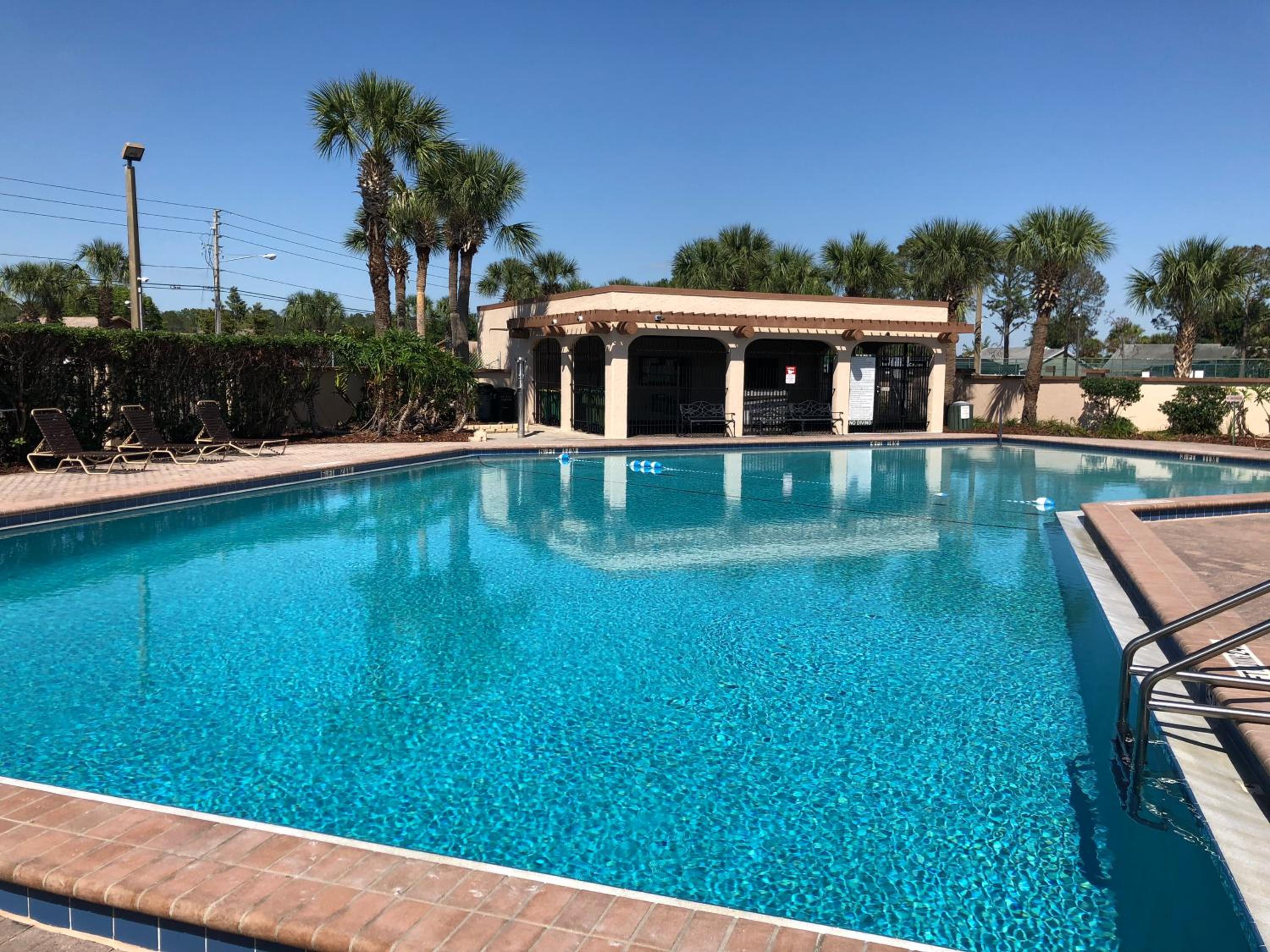 Hotel Laguna Villas - Image 1