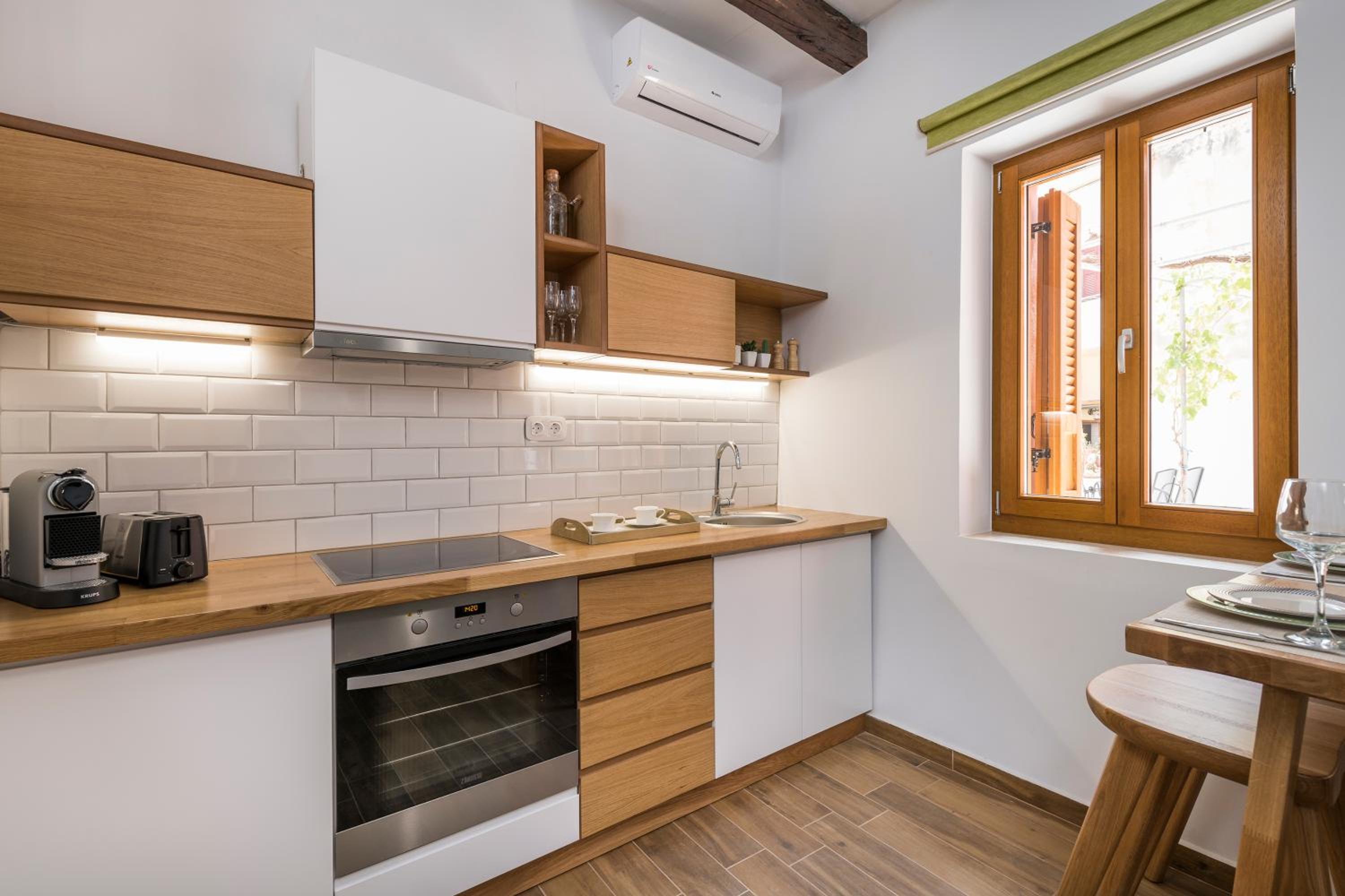 Evlimeni Suites