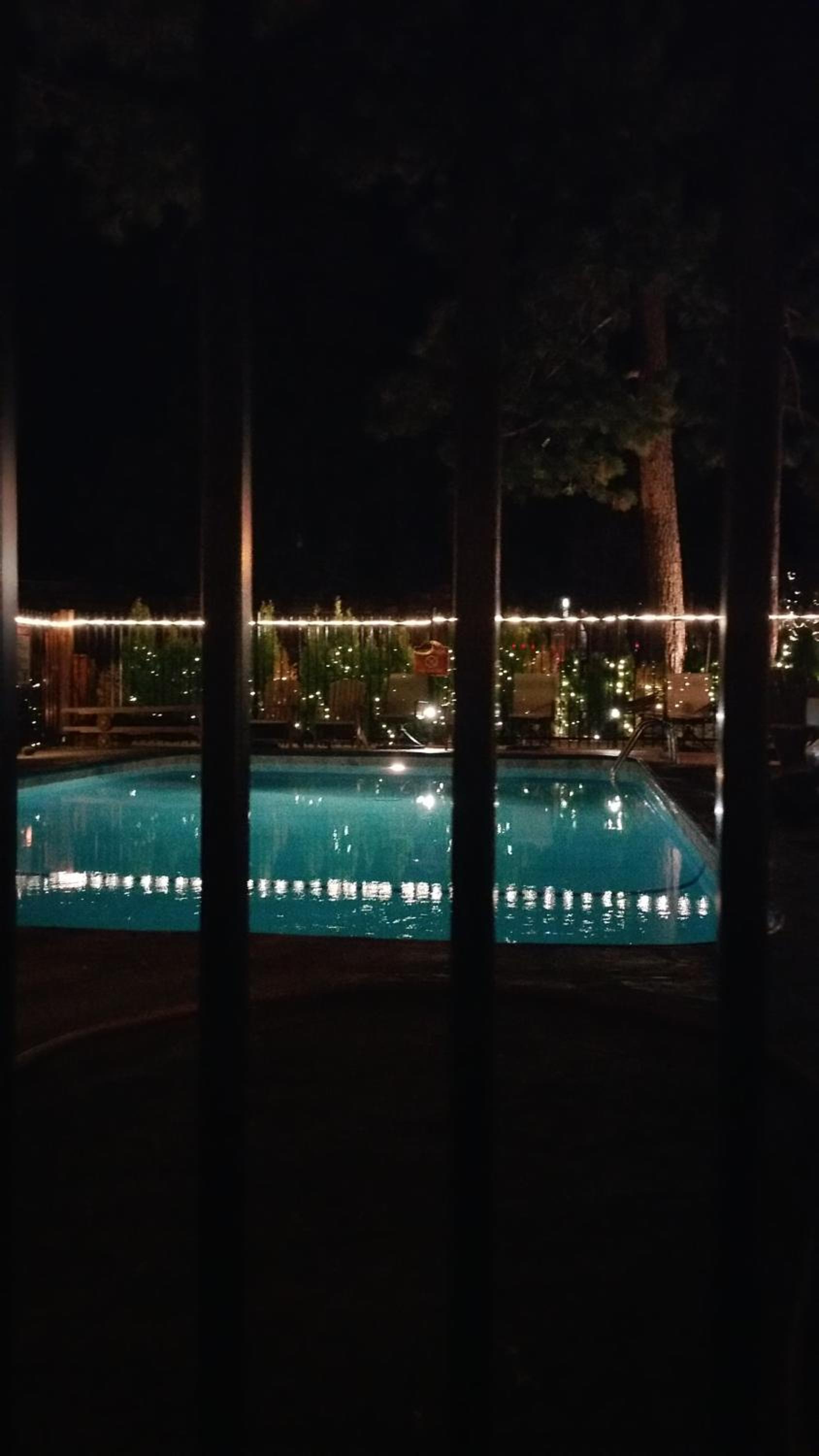 Gondola Lodge with 5-dollar Beach Voucher