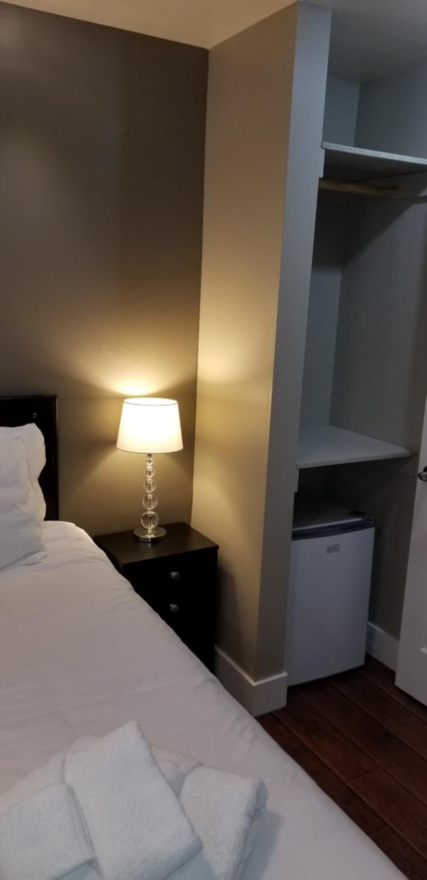 Gondola Lodge with 5-dollar Beach Voucher