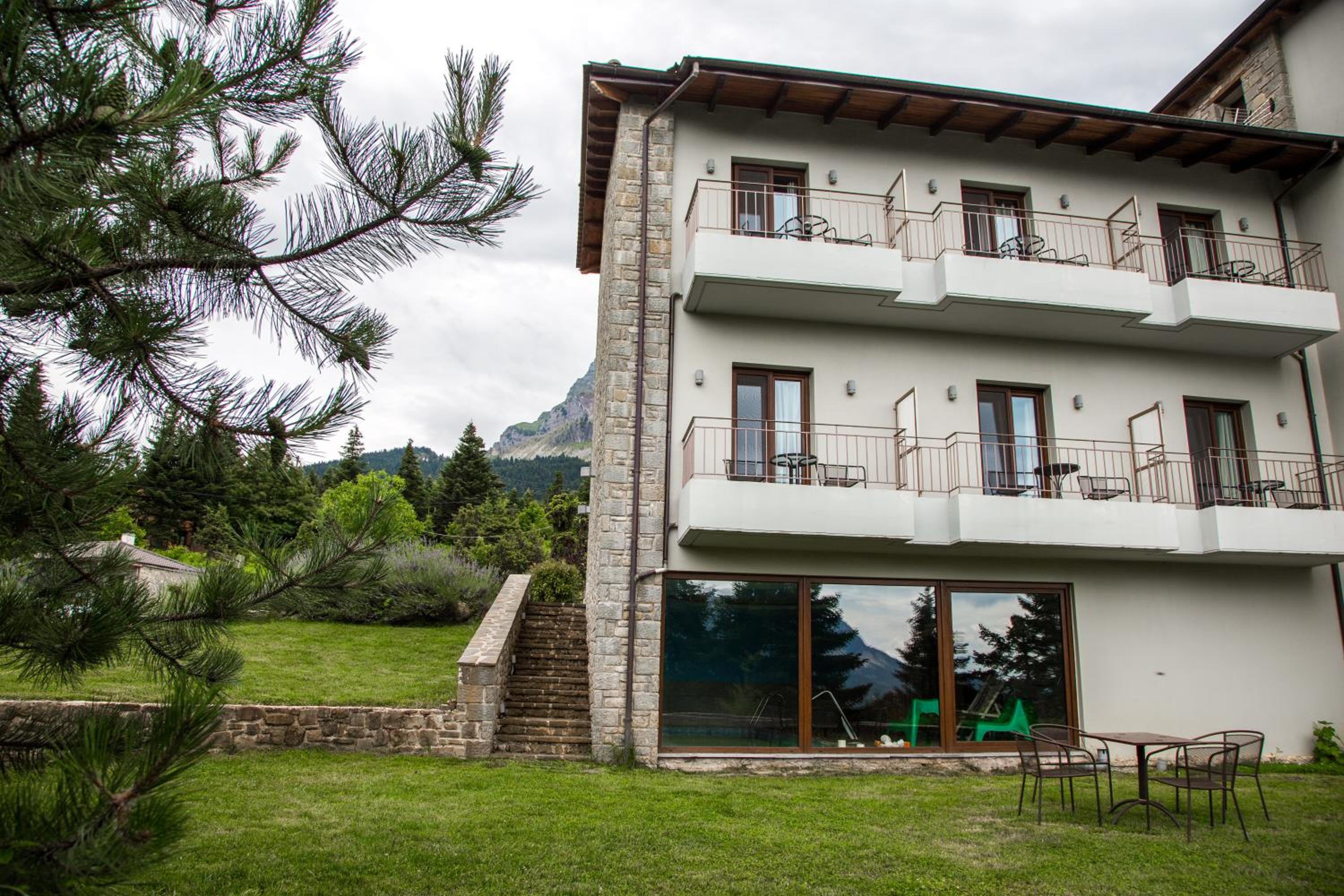 Anavasi Mountain Resort
