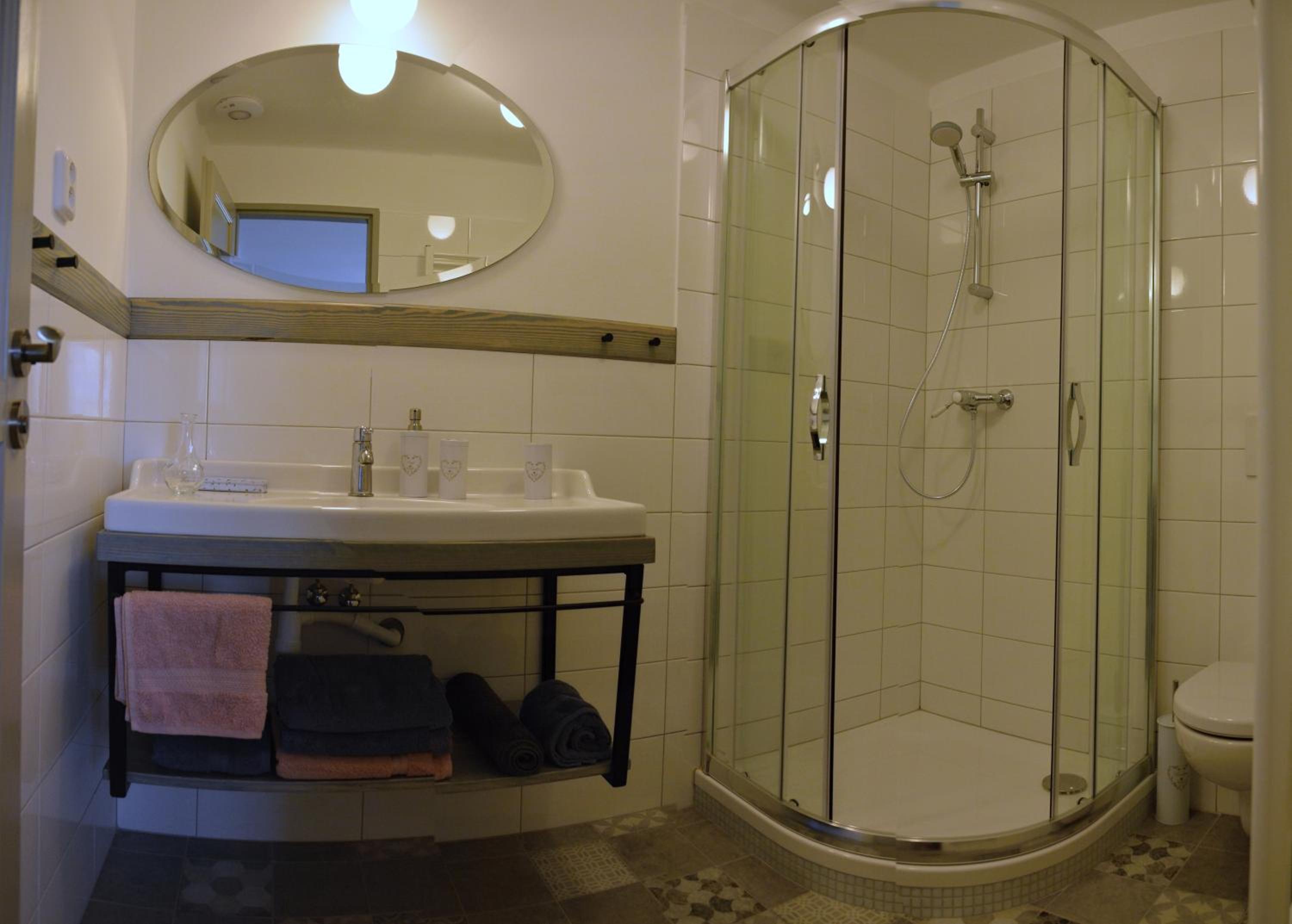 Apartmány U Václava - 7 minut od letiště Václava Havla - parkování zdarma