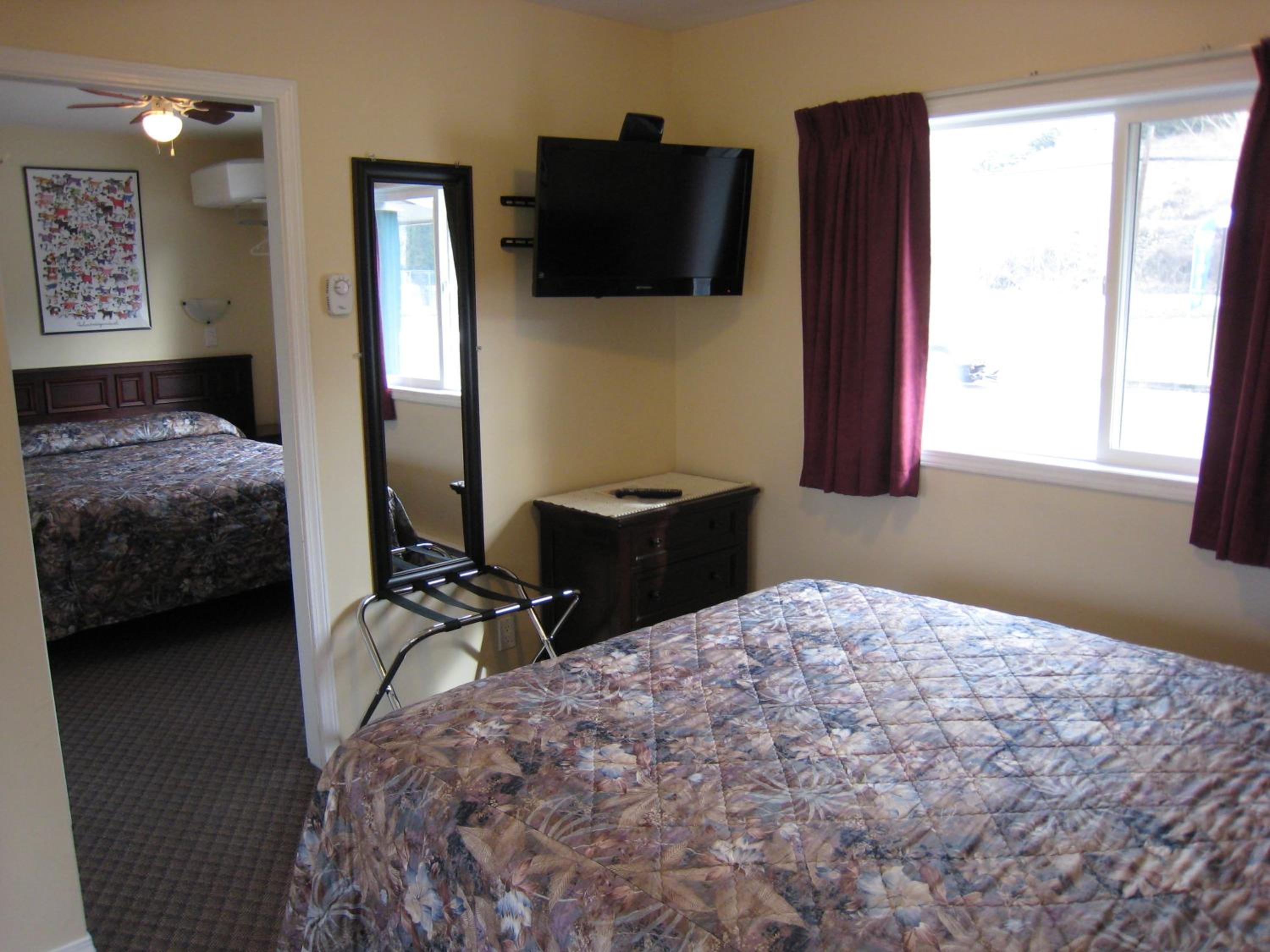 Johnny's Motel view 4
