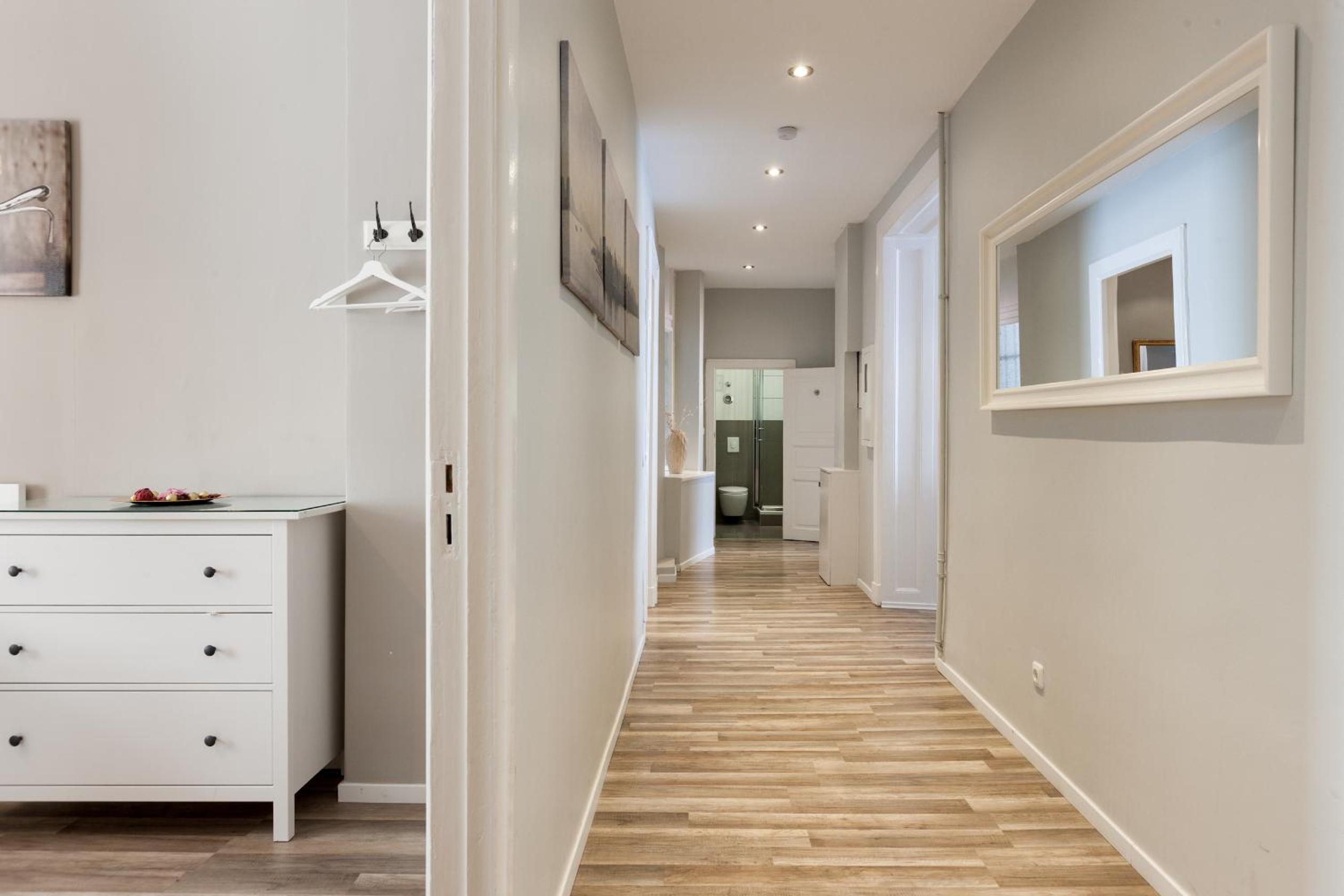 120qm MyGold Apartment 2 Bathrooms Balcony Up to 9 Guests