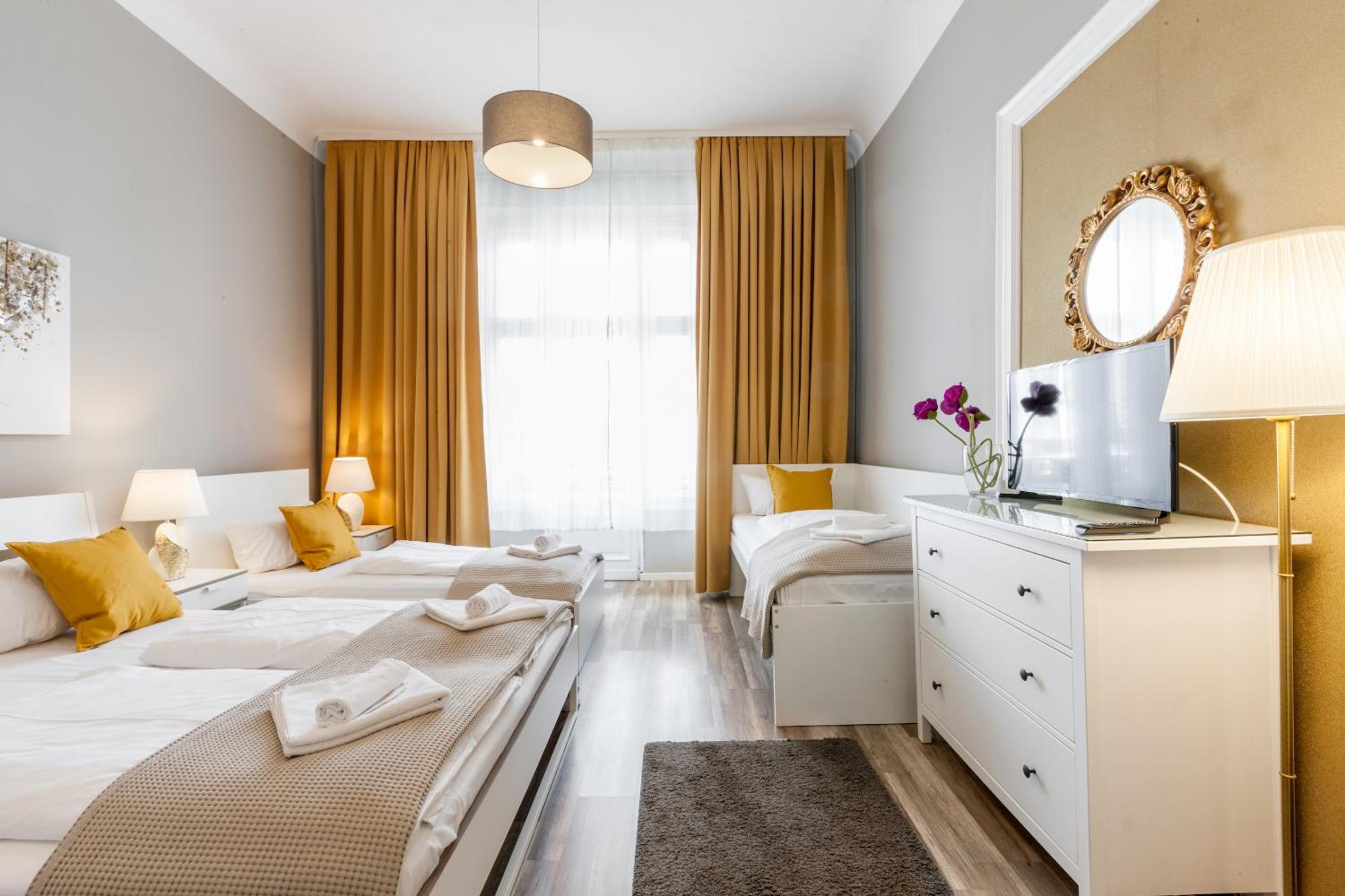 120qm MyGold Apartment 2 Bathrooms Balcony Up to 9 Guests