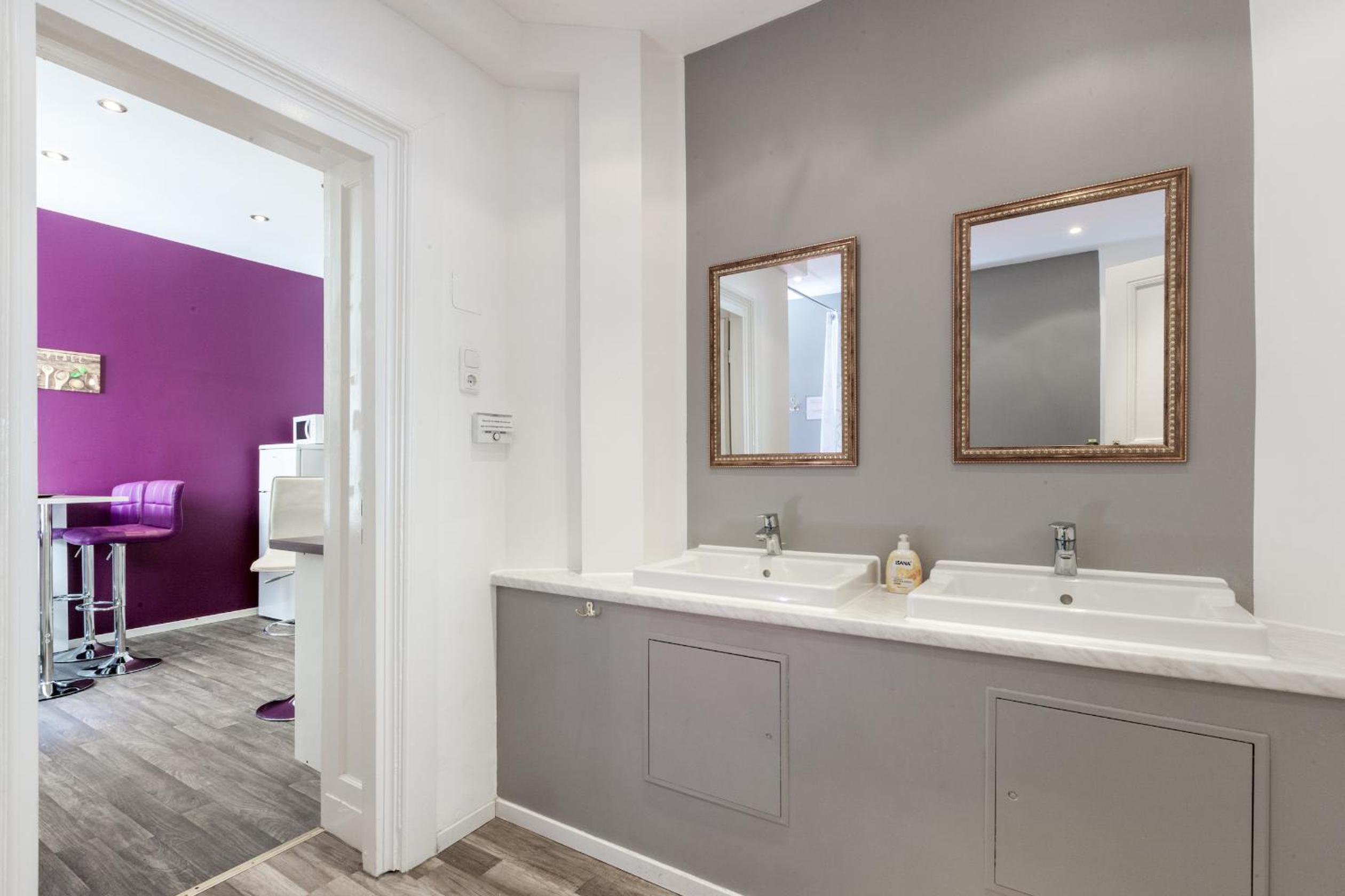 120qm MyGold Apartment 2 Bathrooms Balcony Up to 9 Guests
