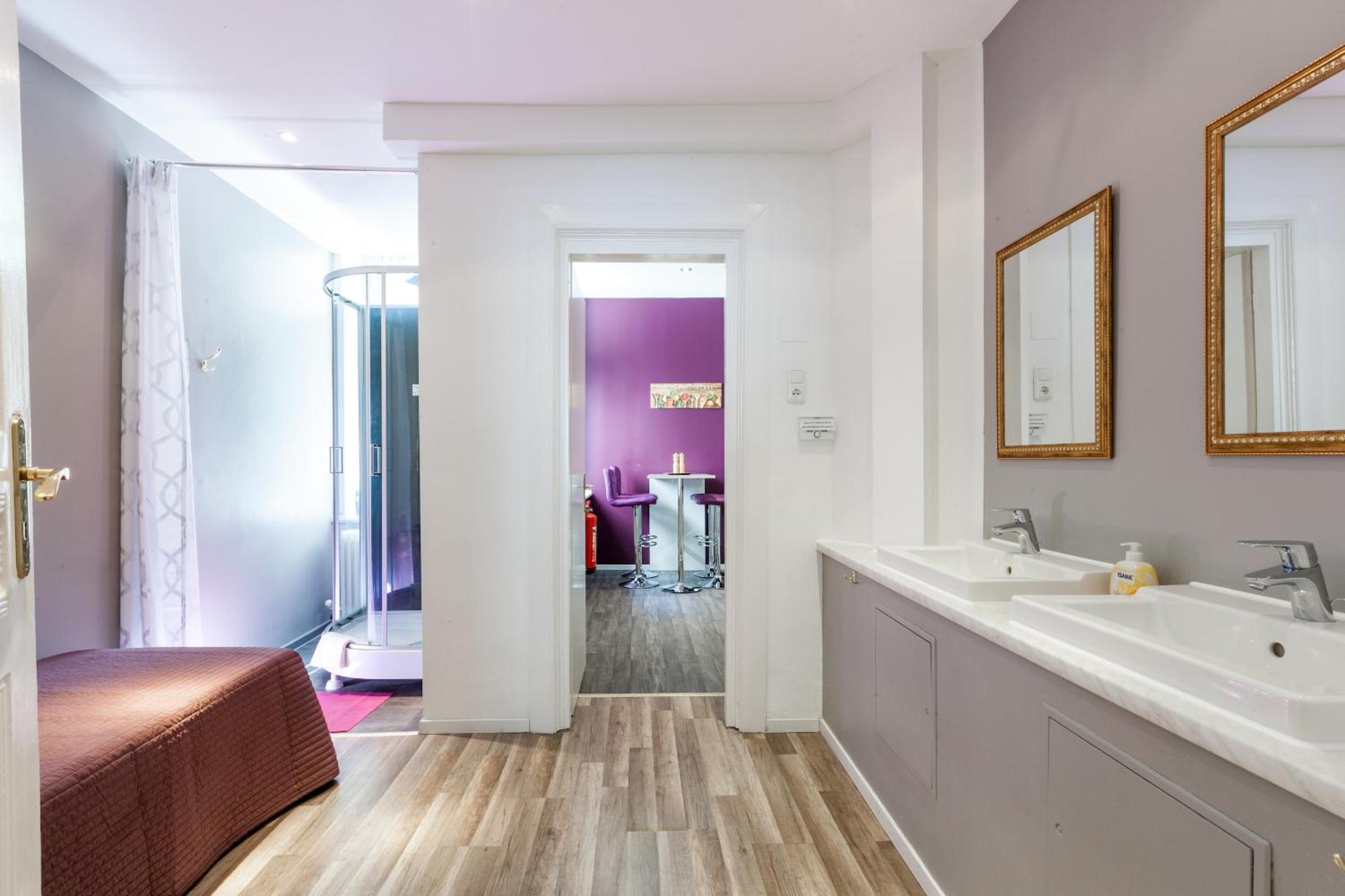 120qm MyGold Apartment 2 Bathrooms Balcony Up to 9 Guests