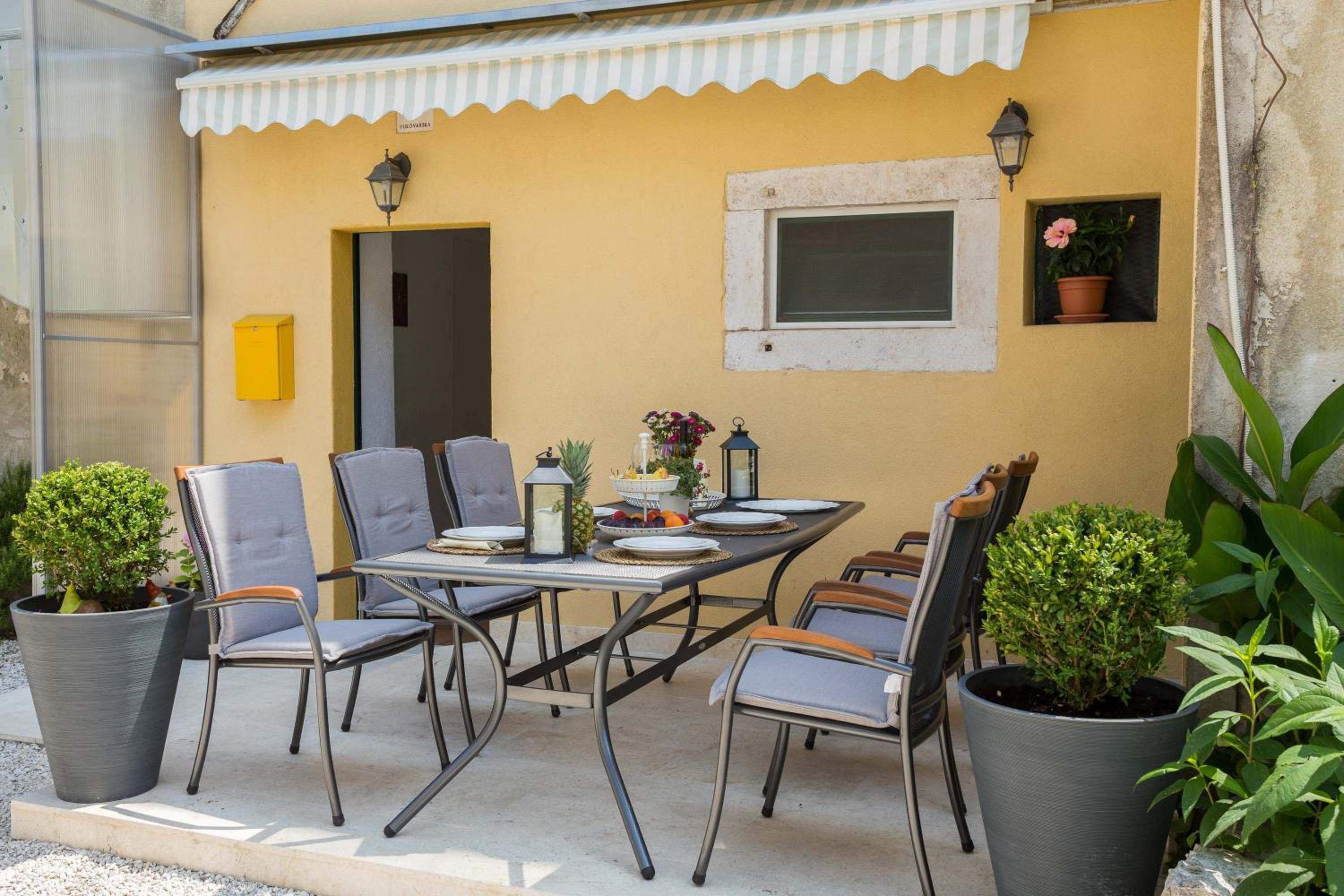 Apartment Pere view 2