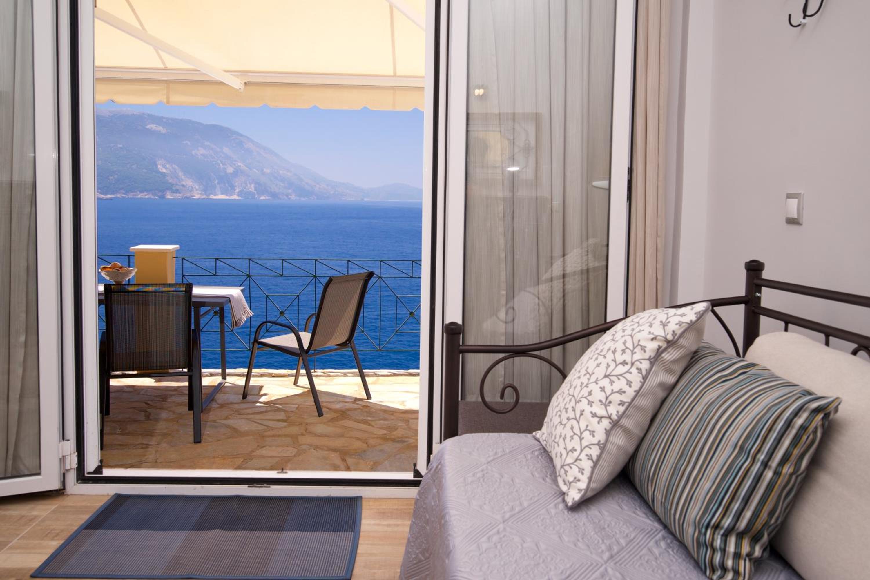 Villa Apoplous with pool view 4