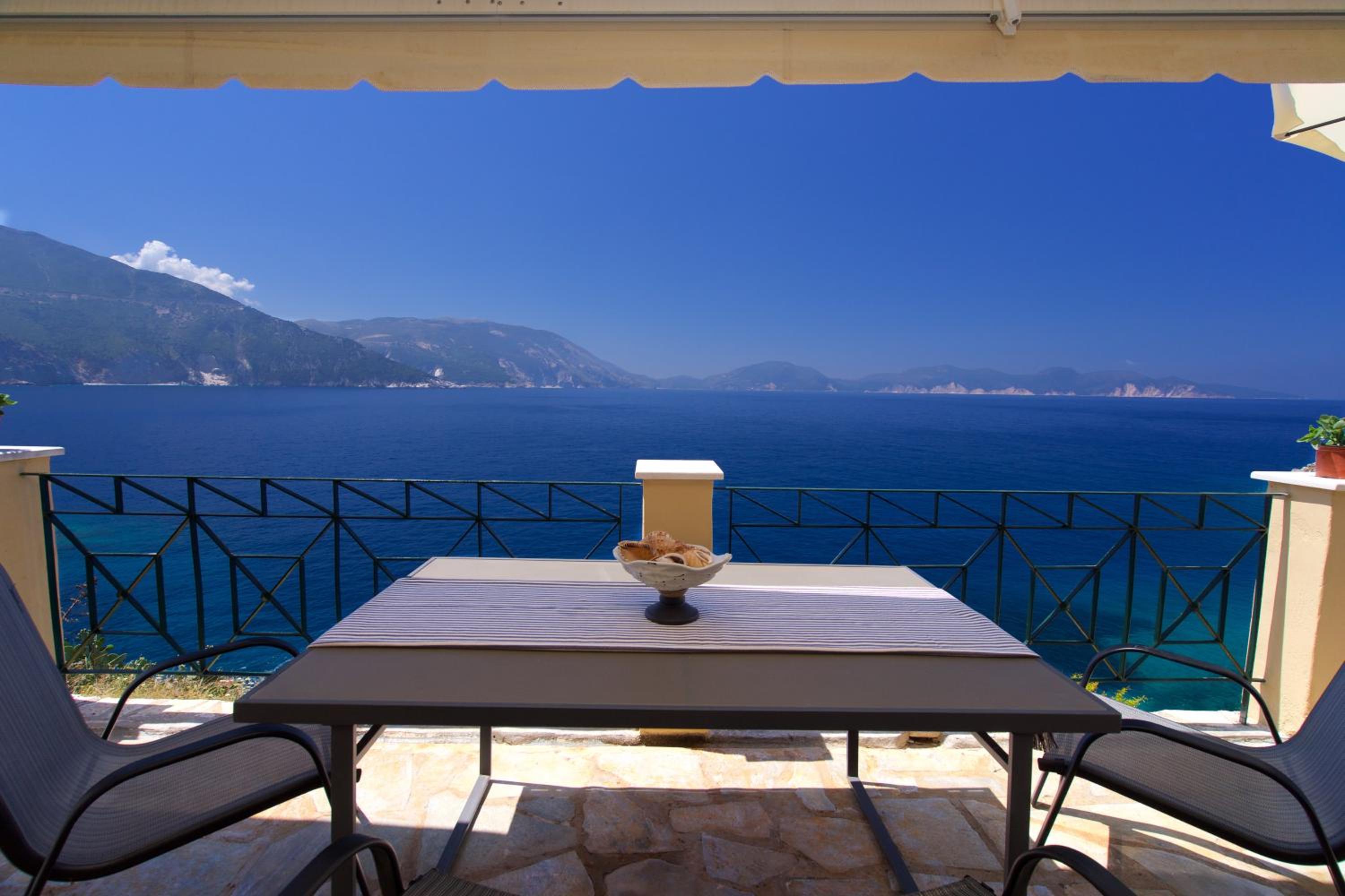 Villa Apoplous with pool view 5
