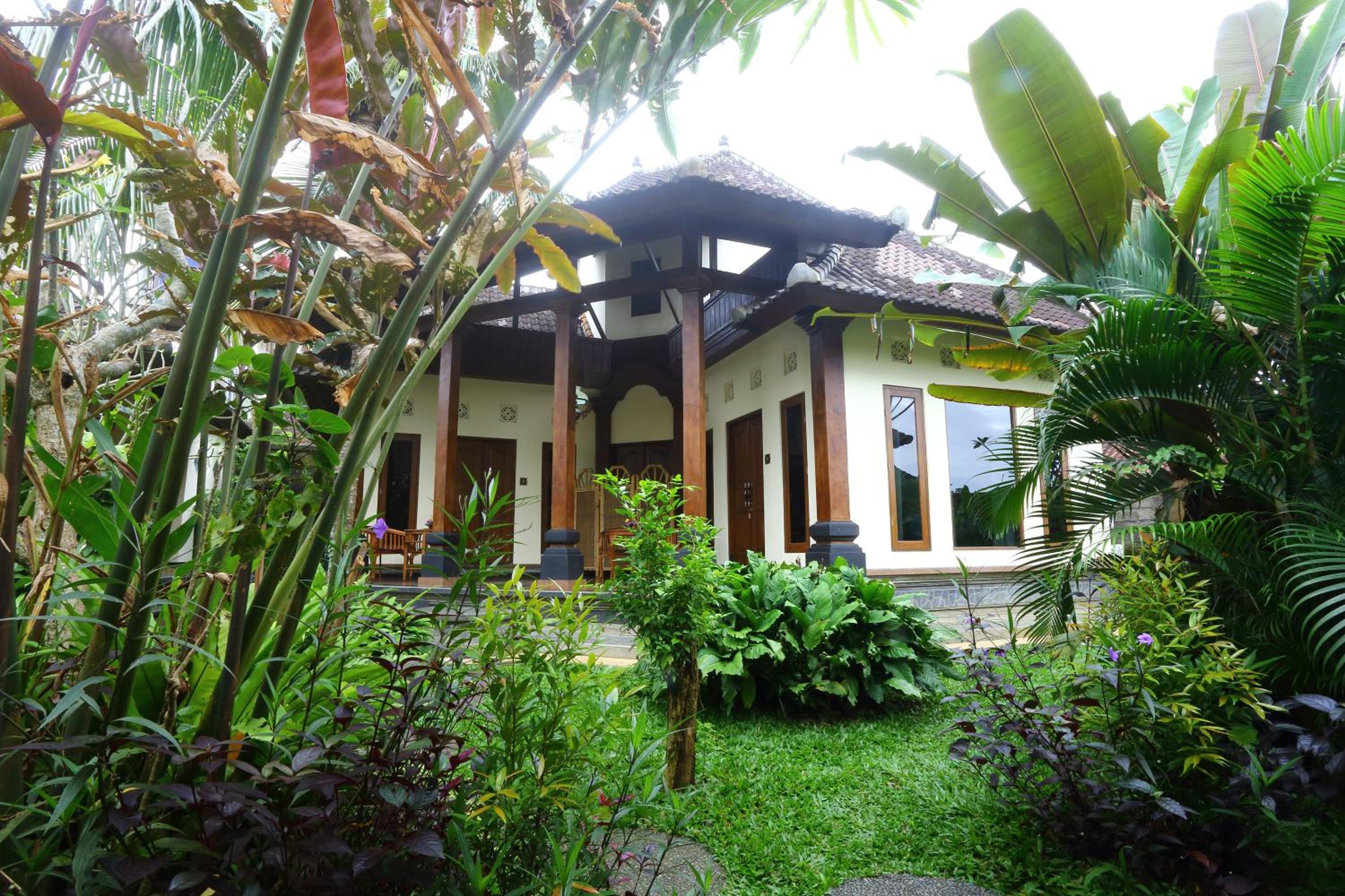 Hotel Loka Sari Guest House and Spa - Image 1