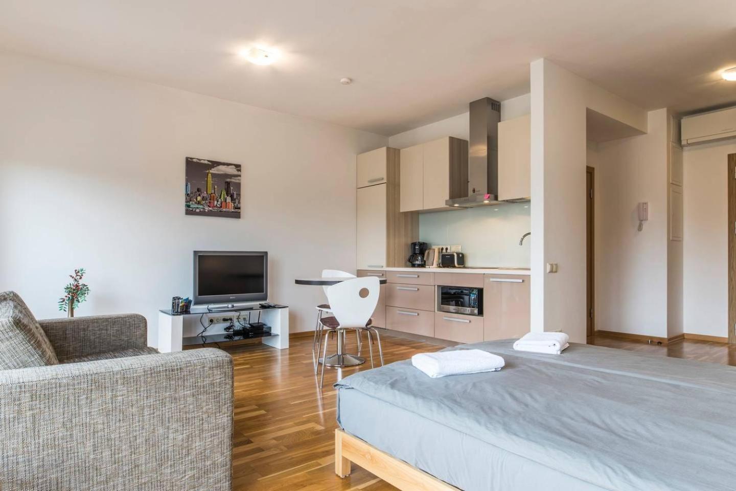 Hotel Riga Apartment in the Heart of City - Image 1