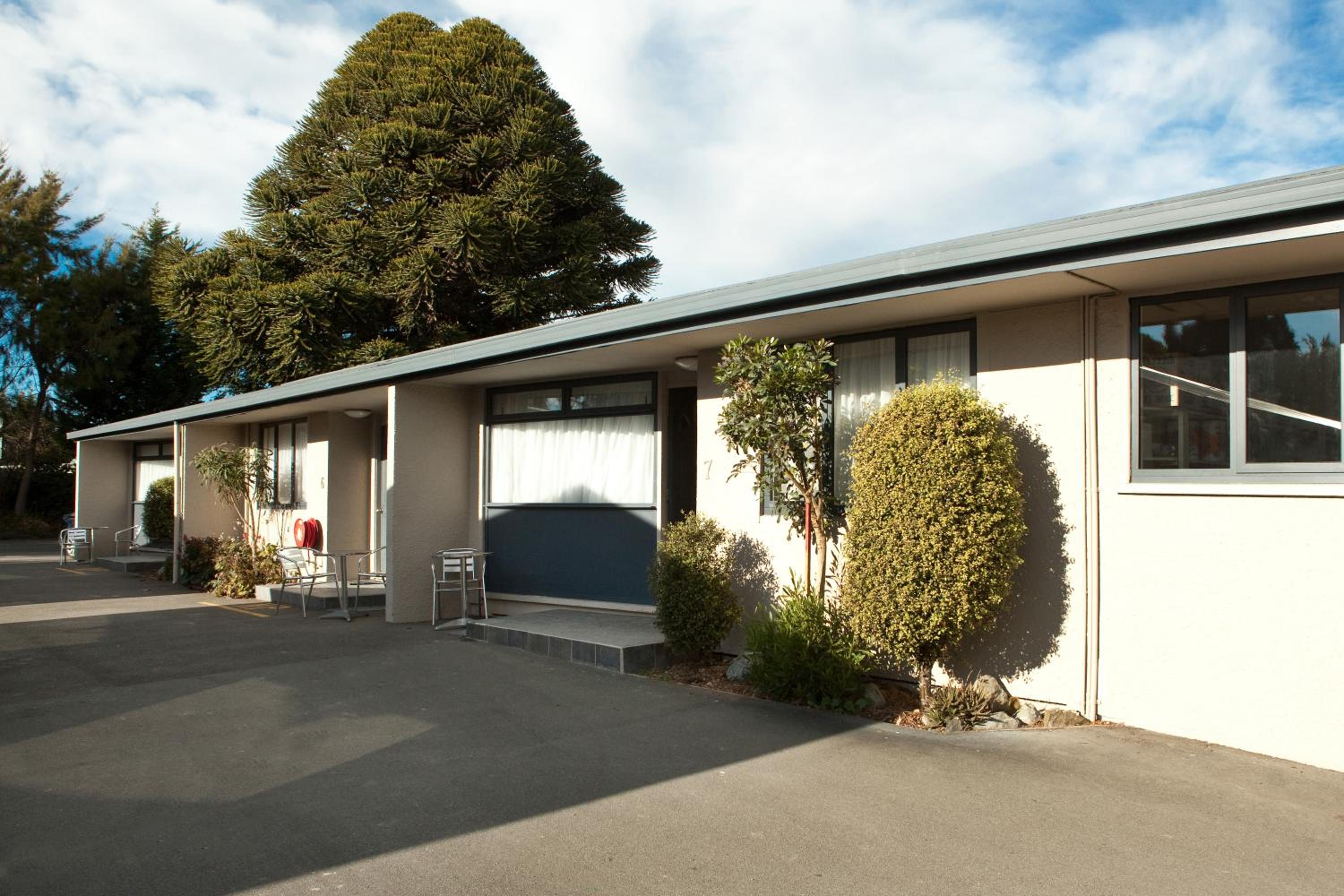 Grove Park Motor Lodge