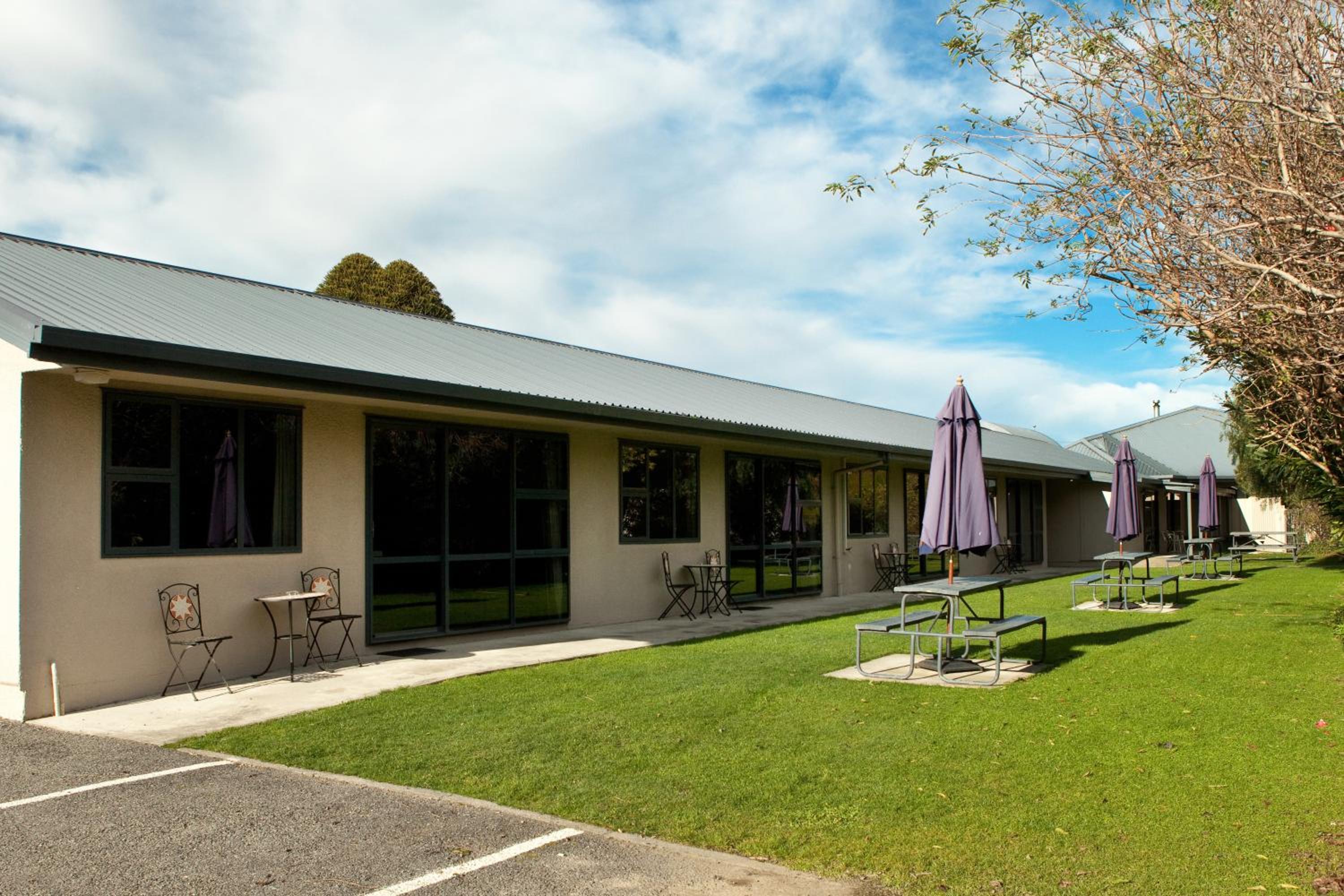 Grove Park Motor Lodge