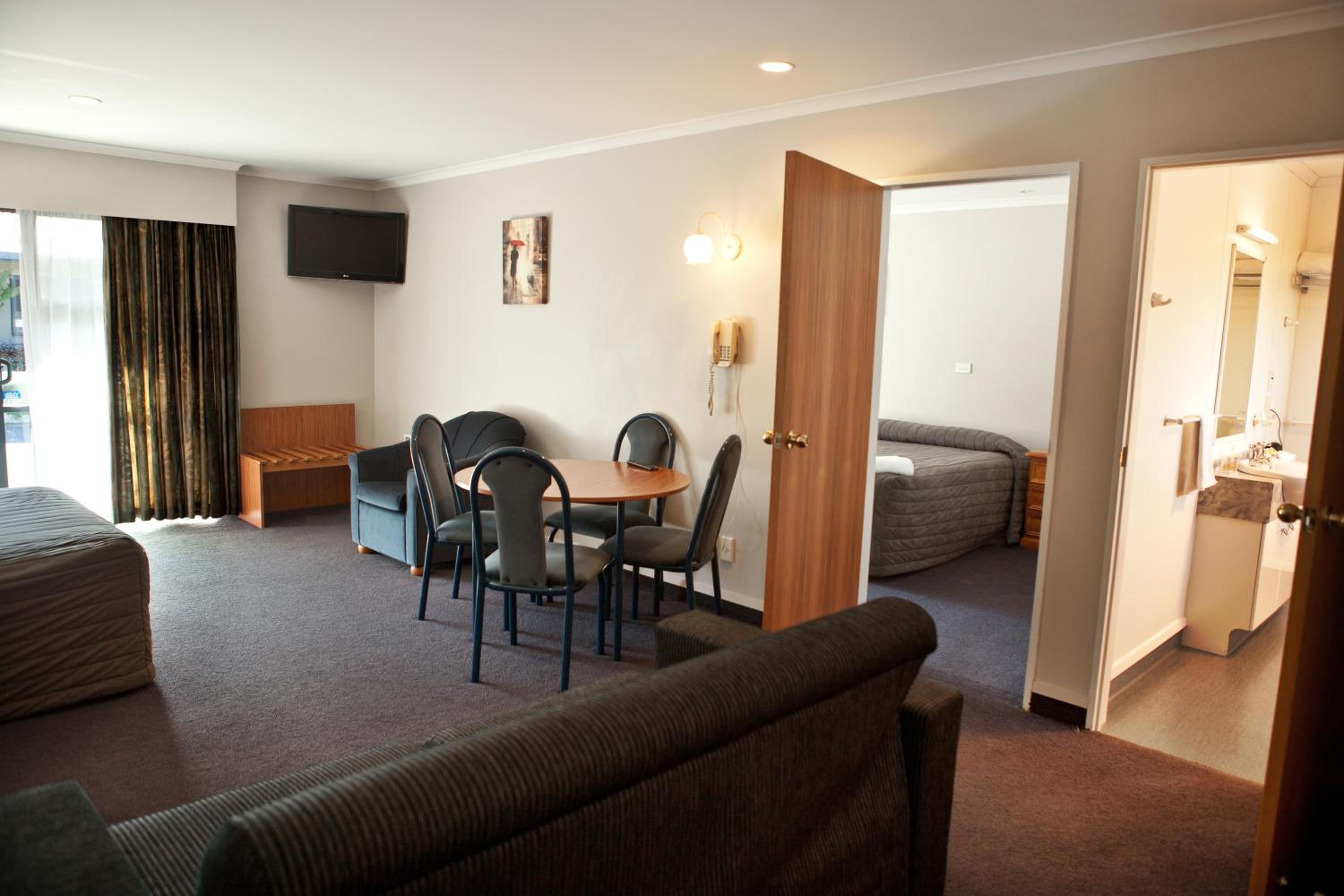 Grove Park Motor Lodge