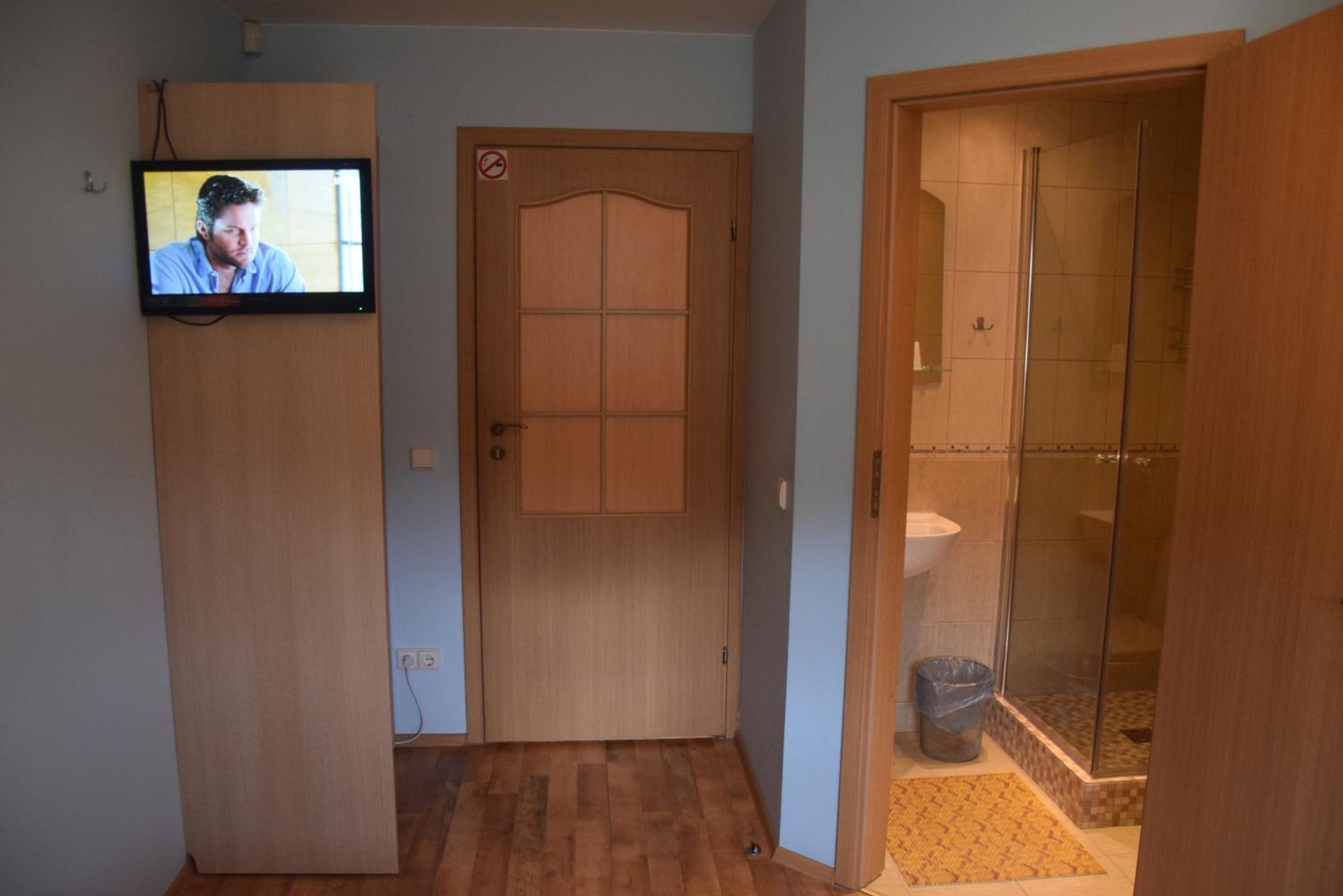 Photo 6