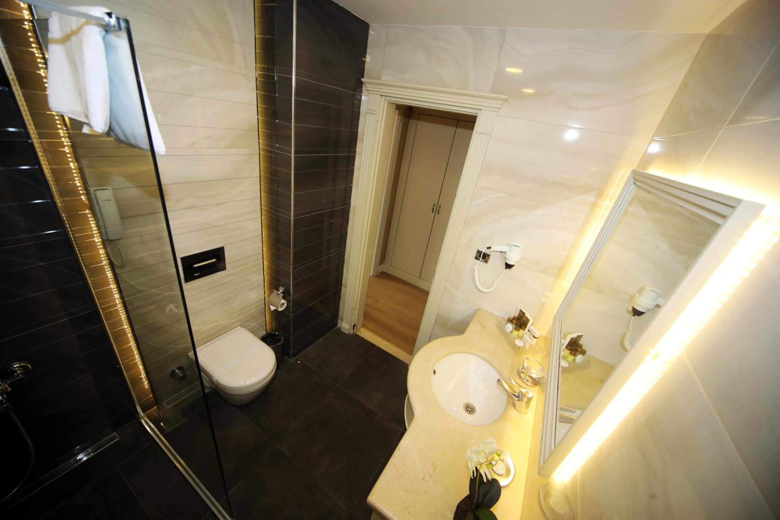 Bilek Istanbul Hotel - Image 8