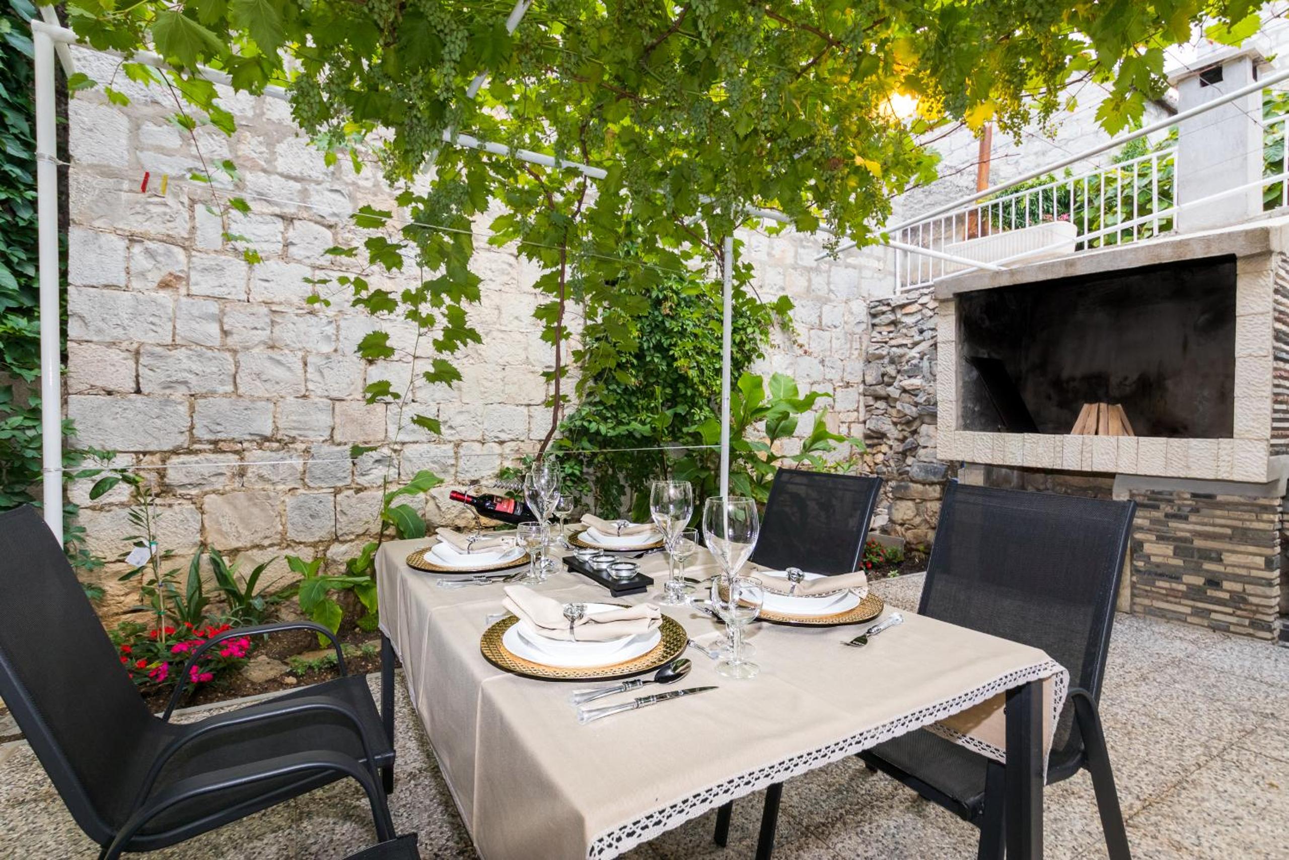 Apartment Stari Dvor view 3