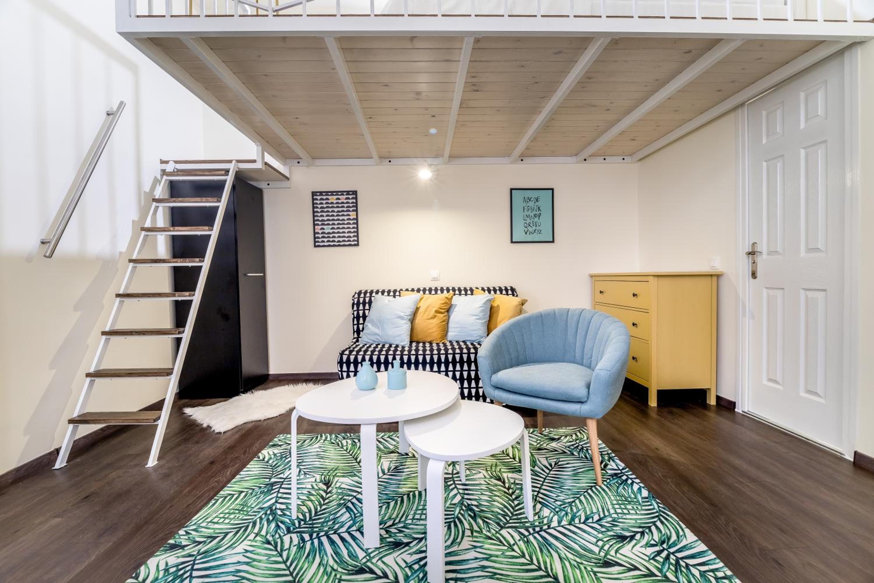 BpR Turquoise Simplicity Apartment
