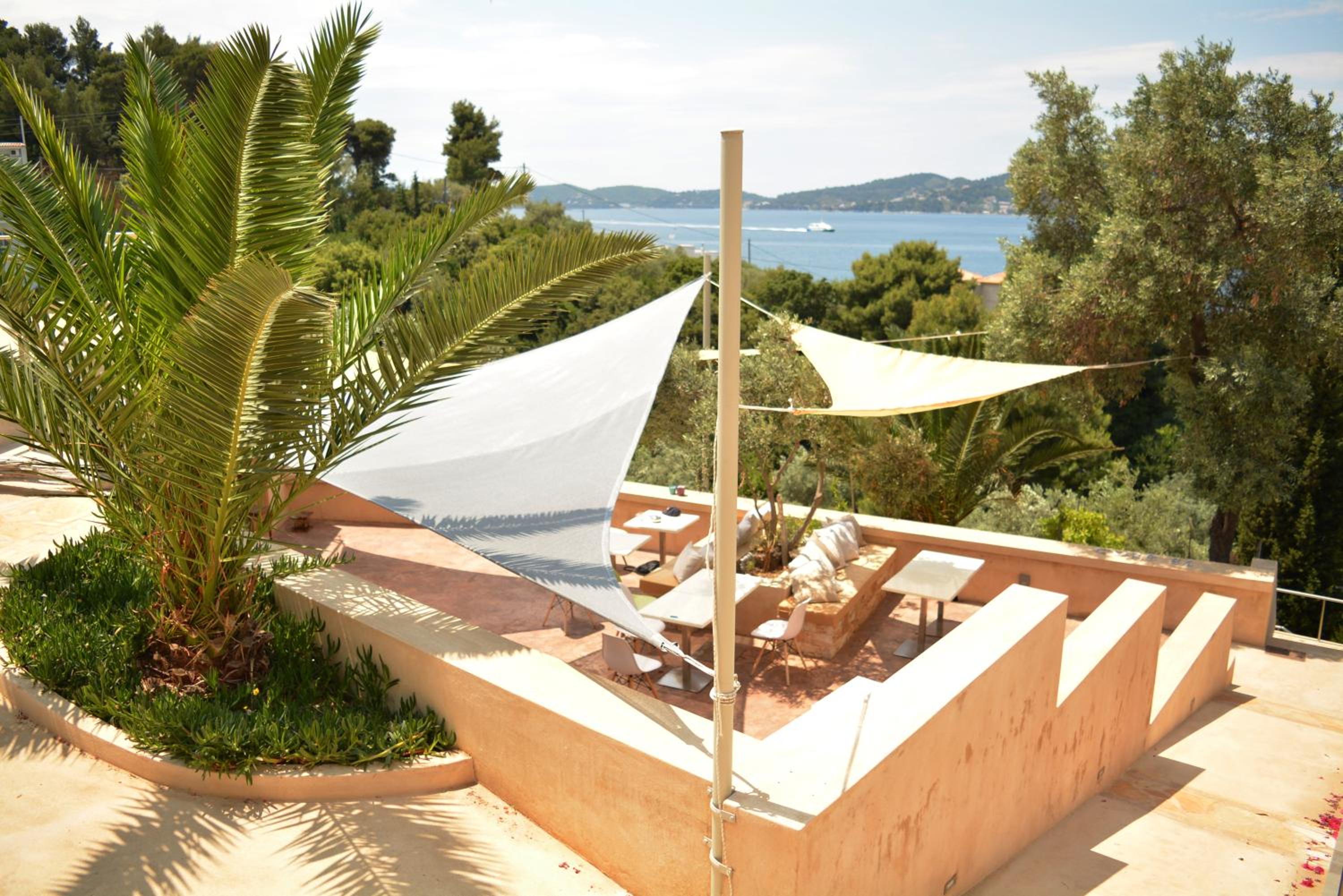 Core Luxury Suites