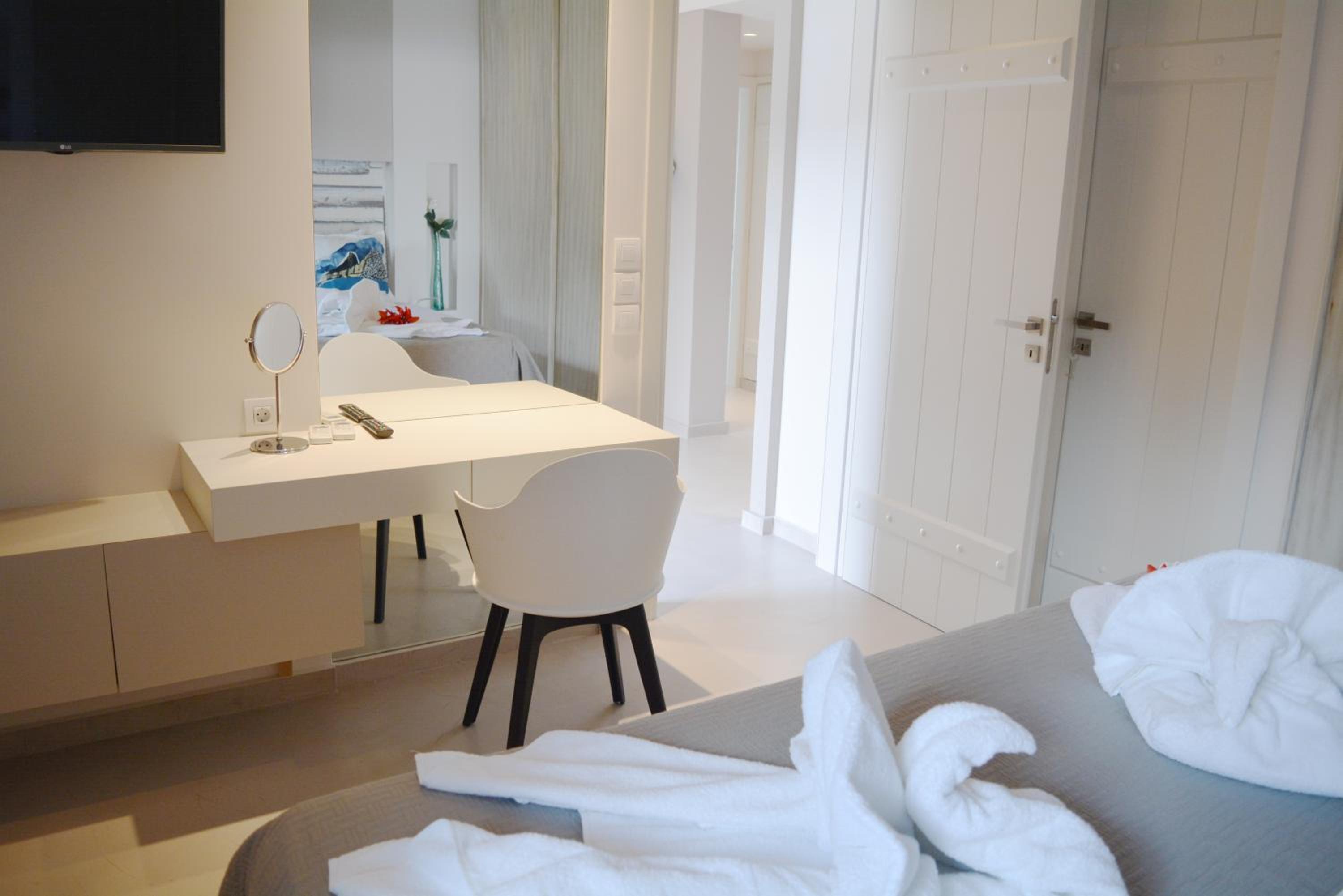 Core Luxury Suites
