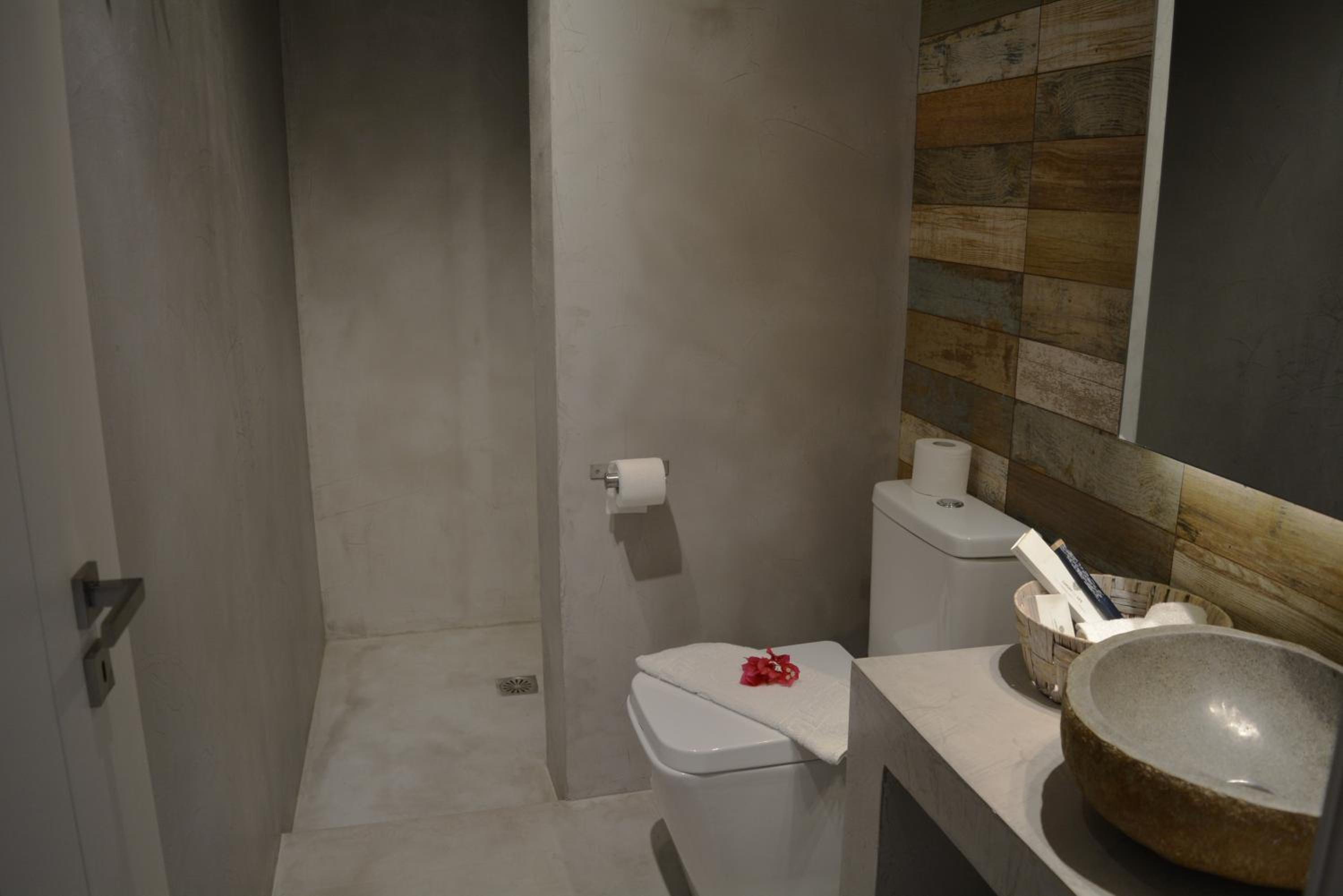 Core Luxury Suites