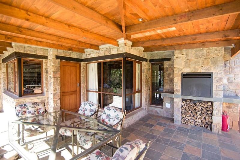 Big Oak Cottages view 4