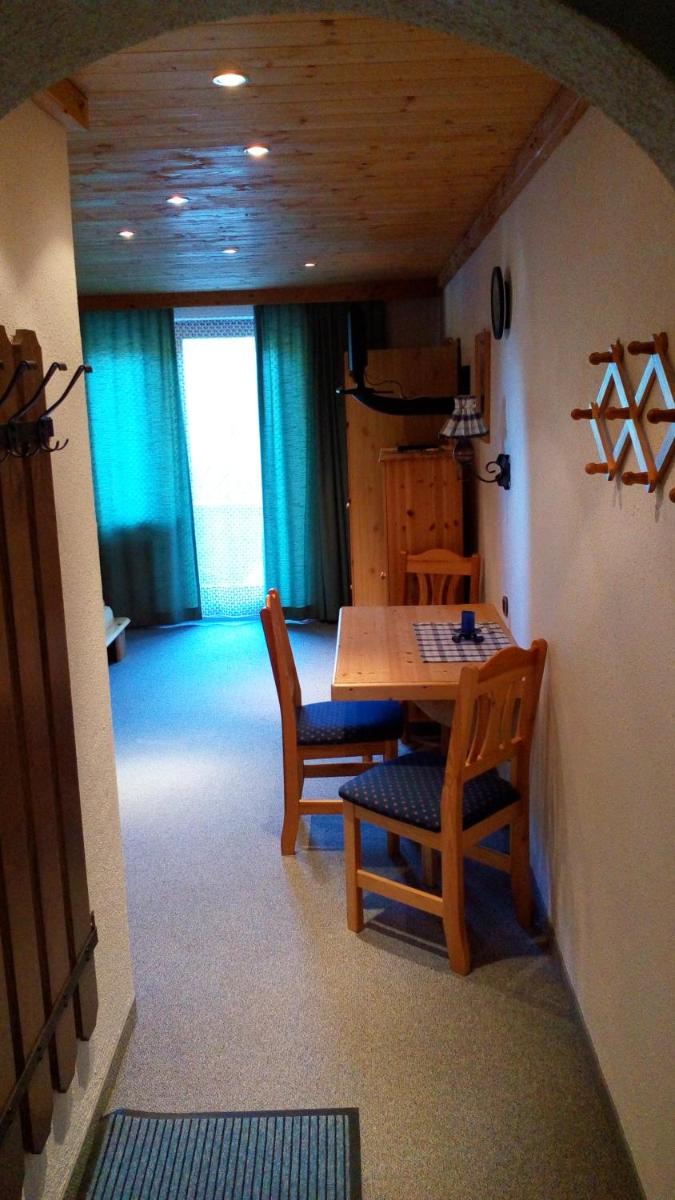 Photo 33