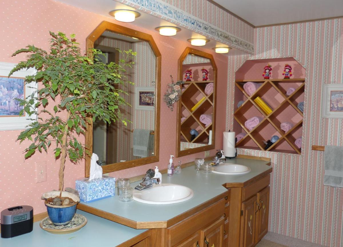 Homer Vacations - Halcyon Heights BB/Inn - Property Image 47