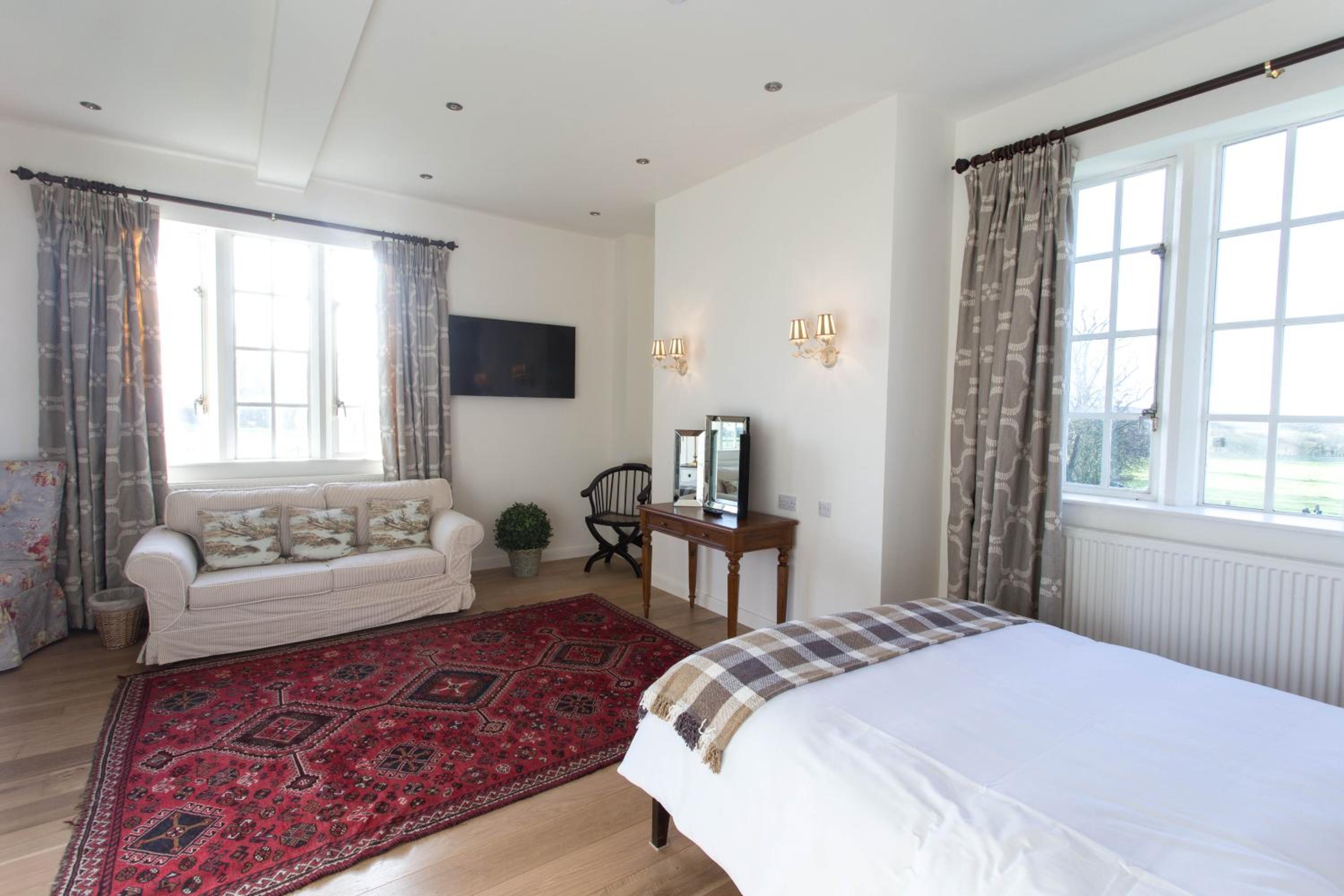 Tailor Room 1 view 5