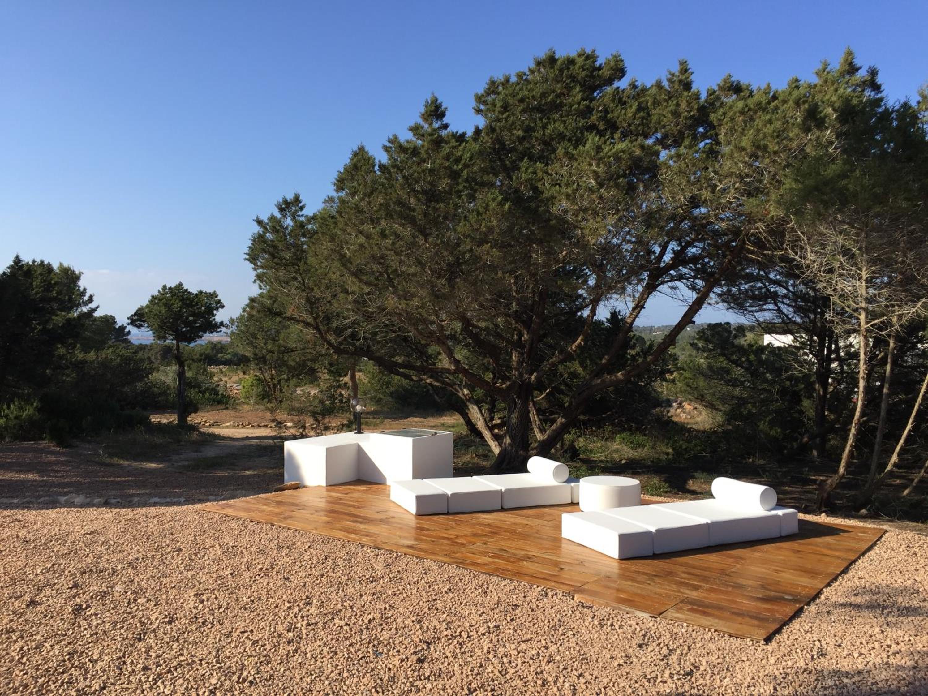 Es Lliri Blanc view 4